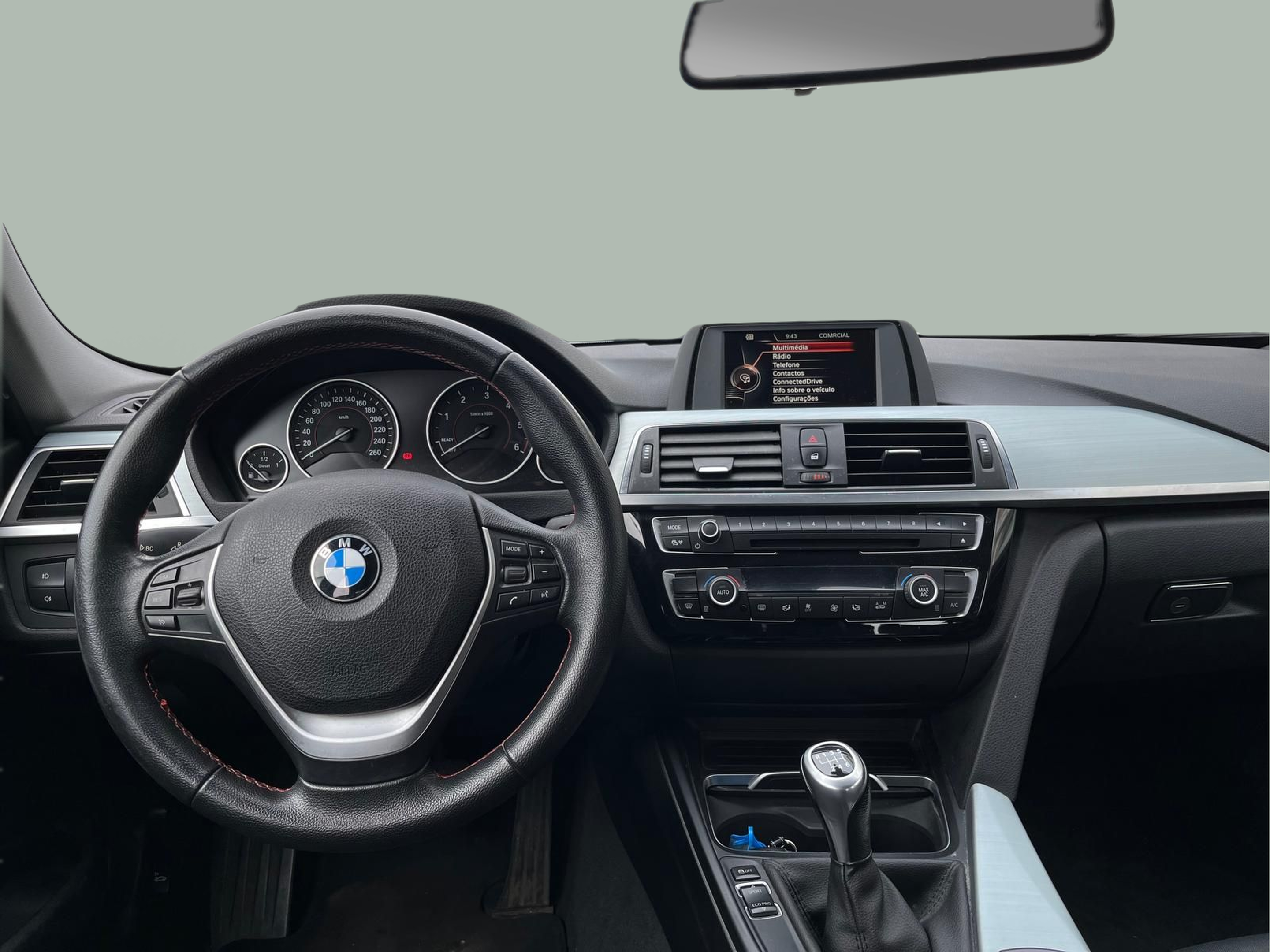 BMW Série 3 318d Berlina color Blanco. Año 2016. 110KW(150CV). Diesel. En concesionario A MatosCar Guarda - Comércio Automóvel, S.A. de Guarda