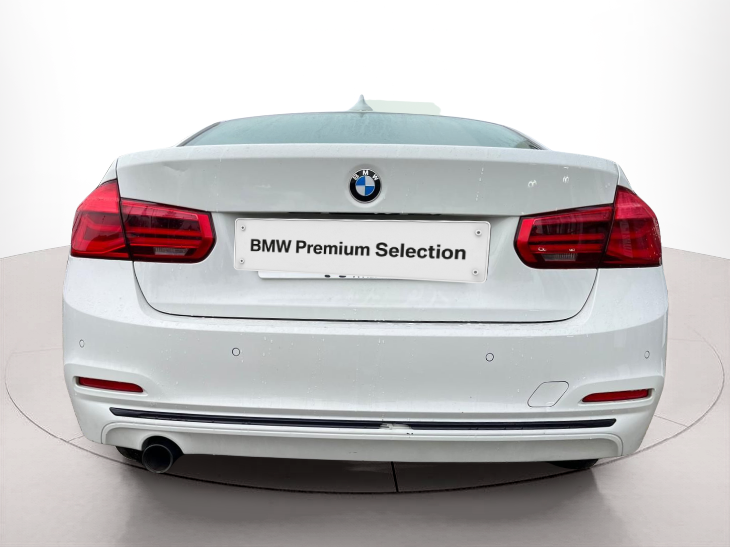 BMW Série 3 318d Berlina color Blanco. Año 2016. 110KW(150CV). Diesel. En concesionario A MatosCar Guarda - Comércio Automóvel, S.A. de Guarda