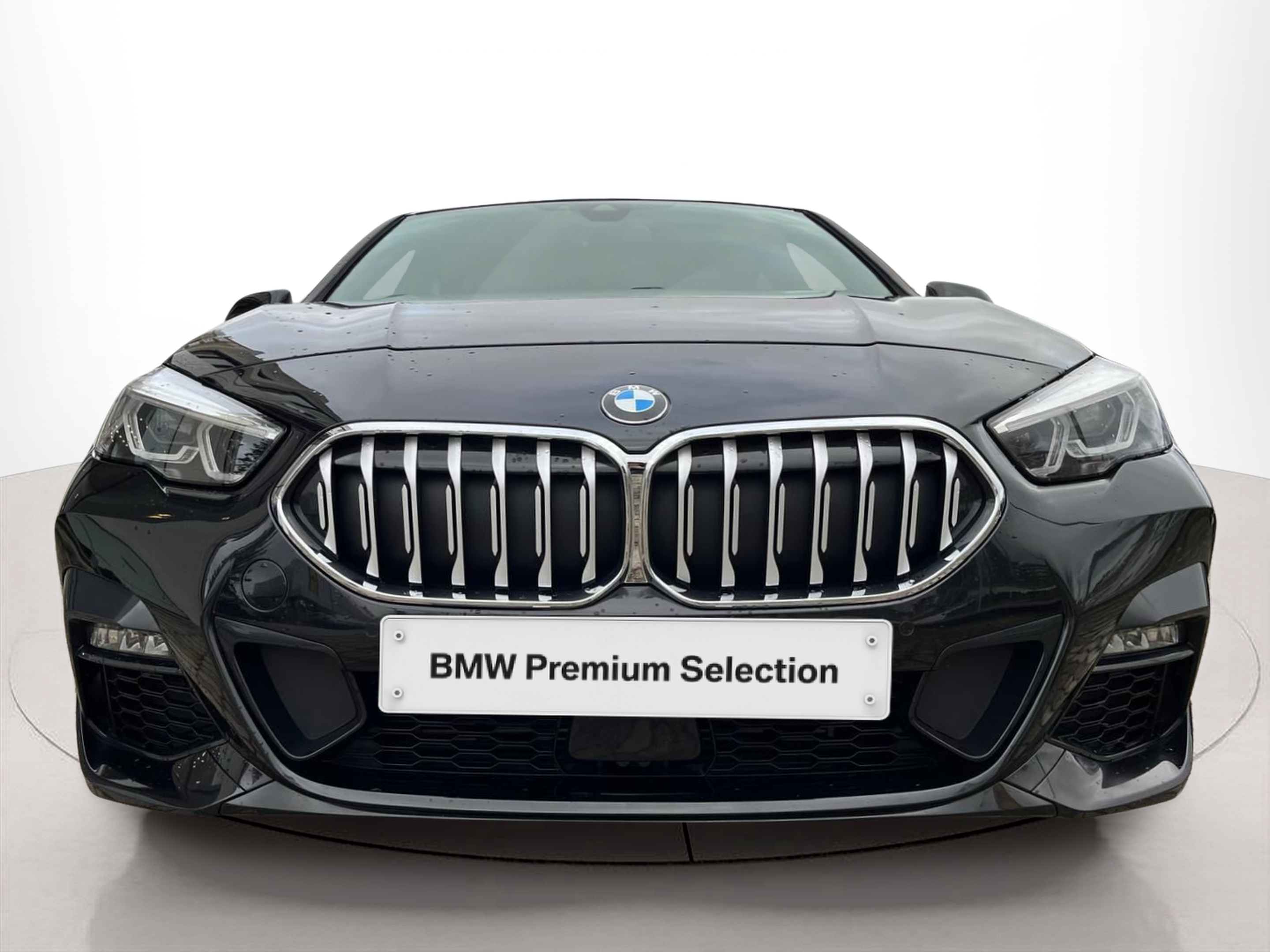 Fotos de BMW Série 2 216d Gran Coupe color Negro. Año 2021. 85KW(116CV). Diesel. En concesionario A MatosCar Guarda - Comércio Automóvel, S.A. de Guarda