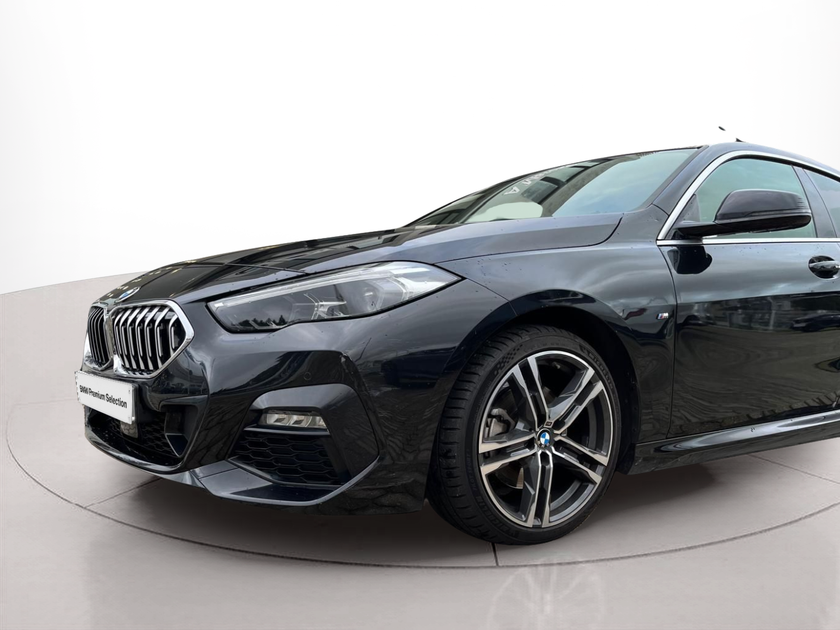 Fotos de BMW Série 2 216d Gran Coupe color Negro. Año 2021. 85KW(116CV). Diesel. En concesionario A MatosCar Guarda - Comércio Automóvel, S.A. de Guarda