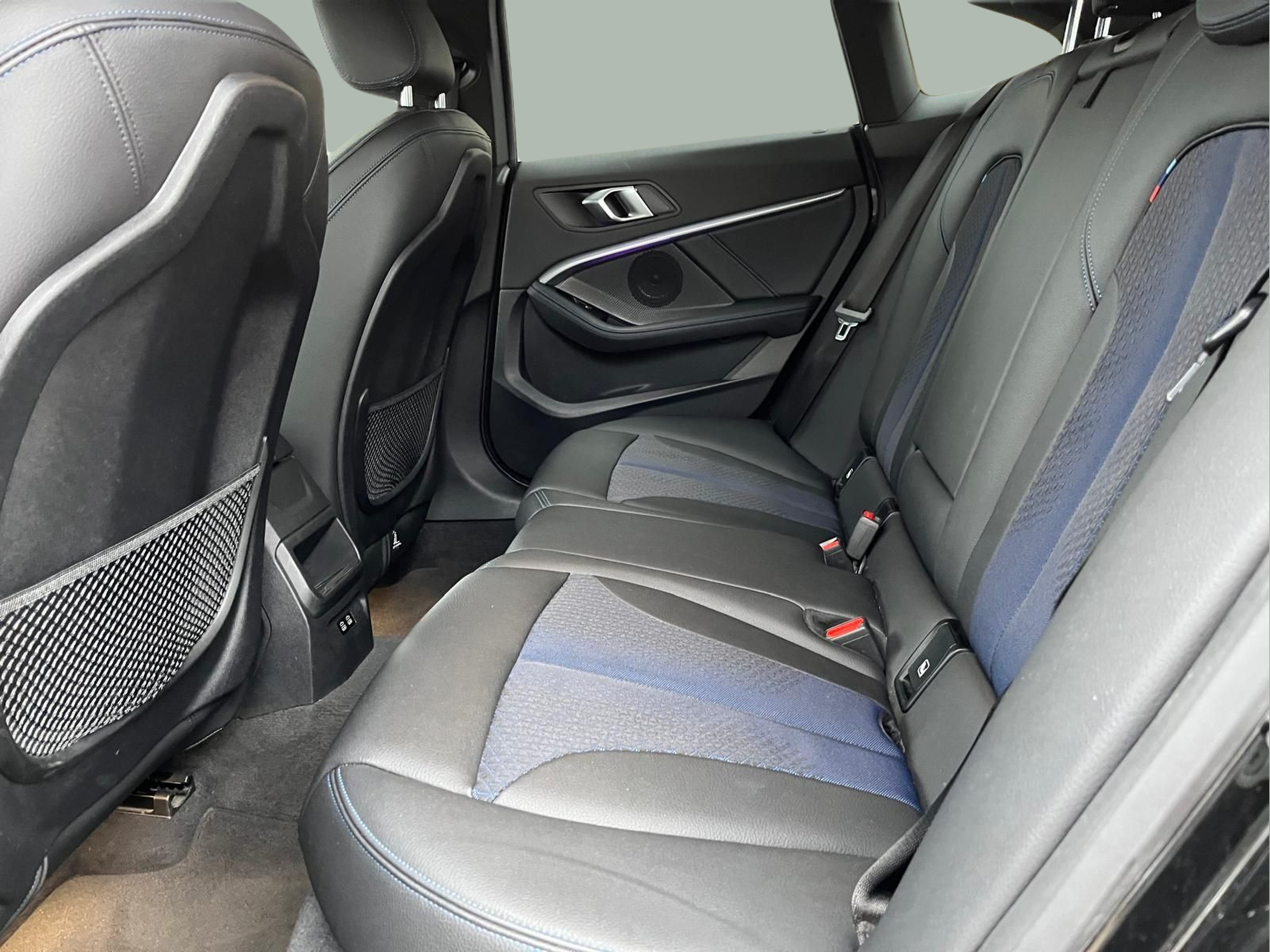 BMW Série 2 216d Gran Coupe color Negro. Año 2021. 85KW(116CV). Diesel. En concesionario A MatosCar Guarda - Comércio Automóvel, S.A. de Guarda