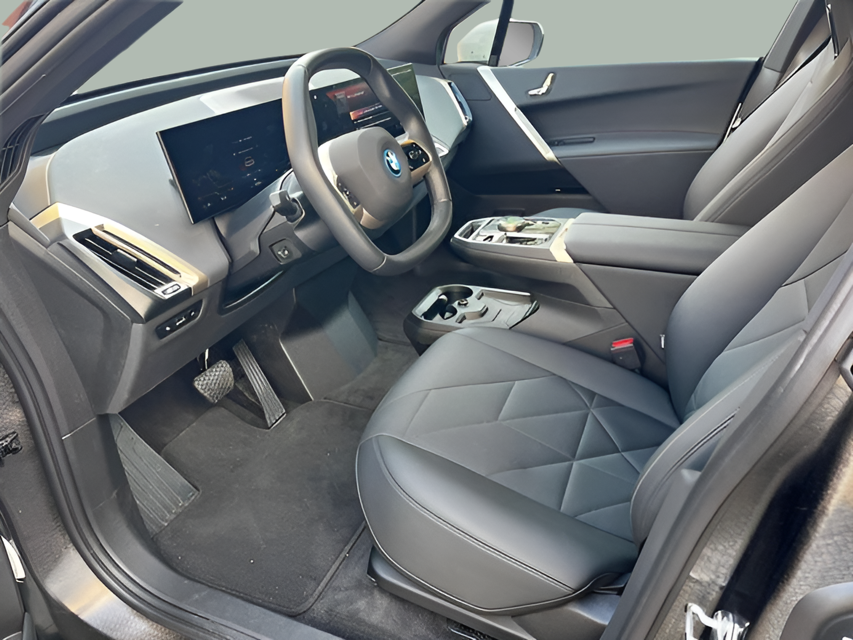 BMW iX xDrive40 color Blanco. Año 2023. 240KW(326CV). Elétrico. En concesionario A MatosCar Guarda - Comércio Automóvel, S.A. de Guarda