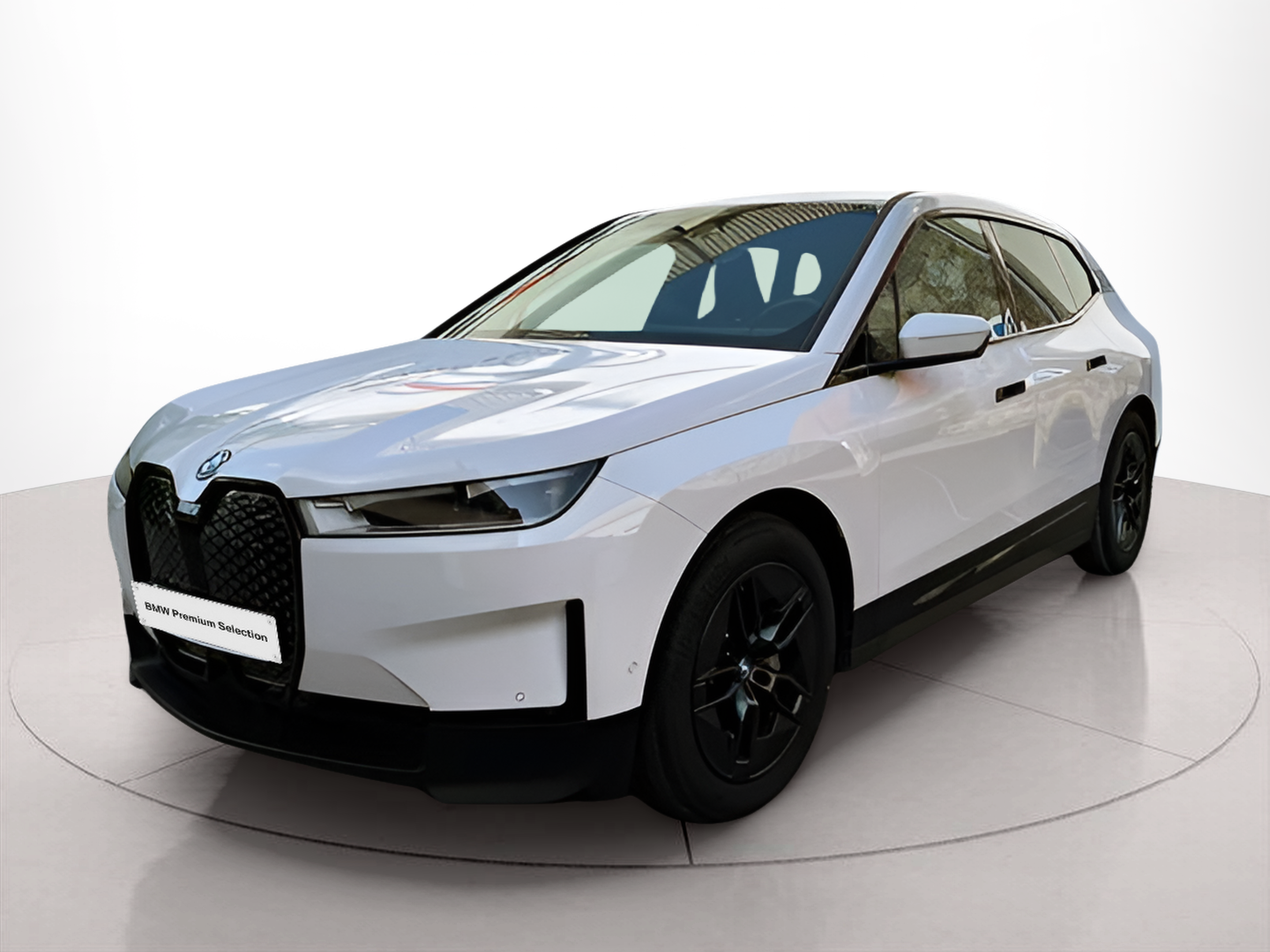 Fotos de BMW iX xDrive40 color Blanco. Año 2023. 240KW(326CV). Elétrico. En concesionario A MatosCar Guarda - Comércio Automóvel, S.A. de Guarda