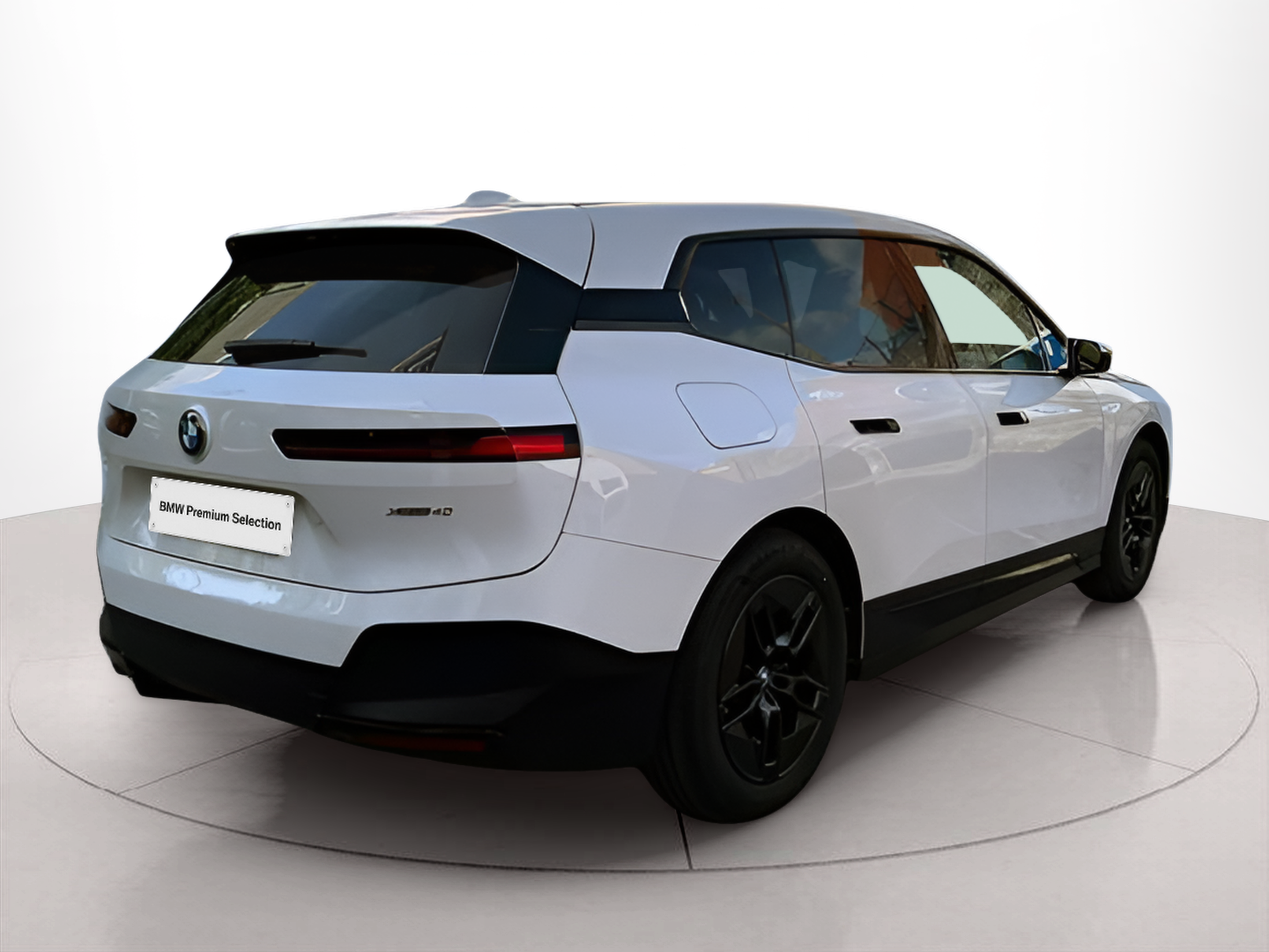 BMW iX xDrive40 color Blanco. Año 2023. 240KW(326CV). Elétrico. En concesionario A MatosCar Guarda - Comércio Automóvel, S.A. de Guarda