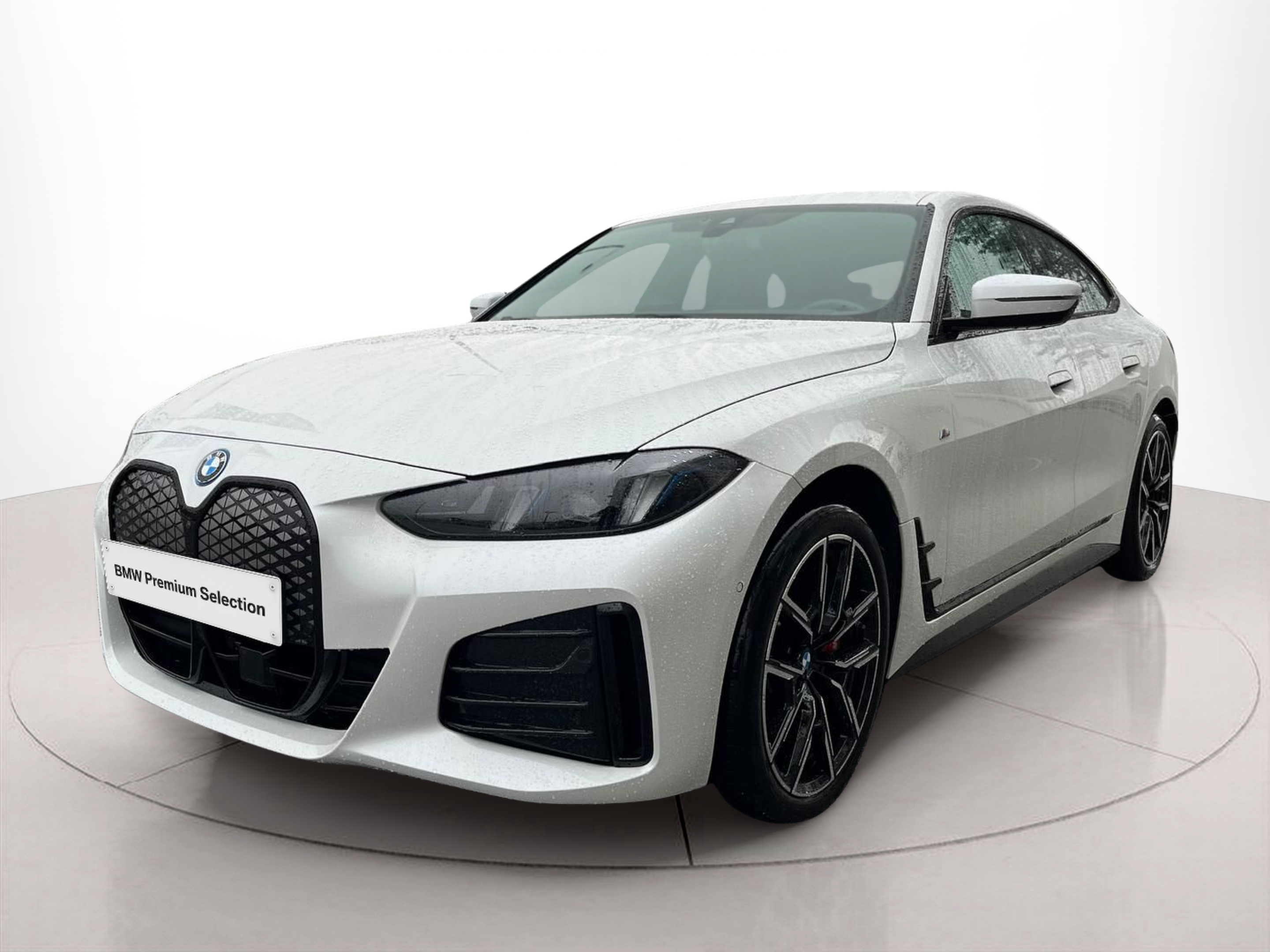 Fotos de BMW i4 i4 eDrive40 color Blanco. Año 2024. 250KW(340CV). Elétrico. En concesionario A MatosCar Guarda - Comércio Automóvel, S.A. de Guarda