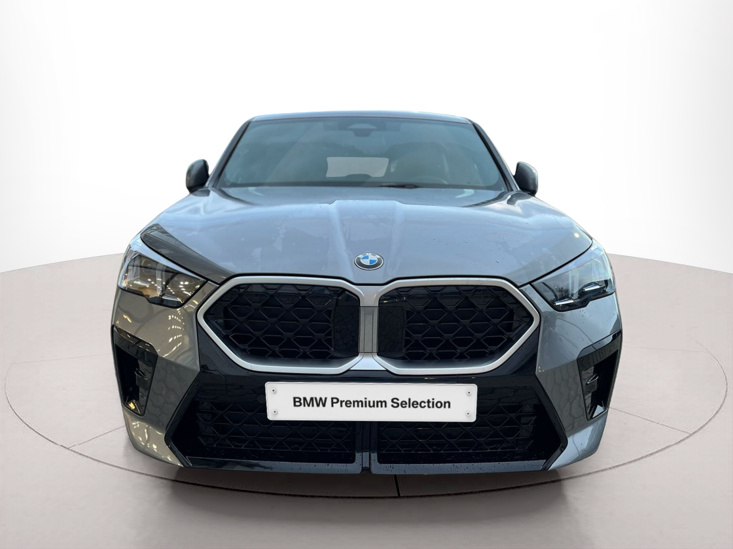 Fotos de BMW X2 sDrive18d color Gris. Año 2025. 110KW(150CV). Diesel. En concesionario A MatosCar Guarda - Comércio Automóvel, S.A. de Guarda