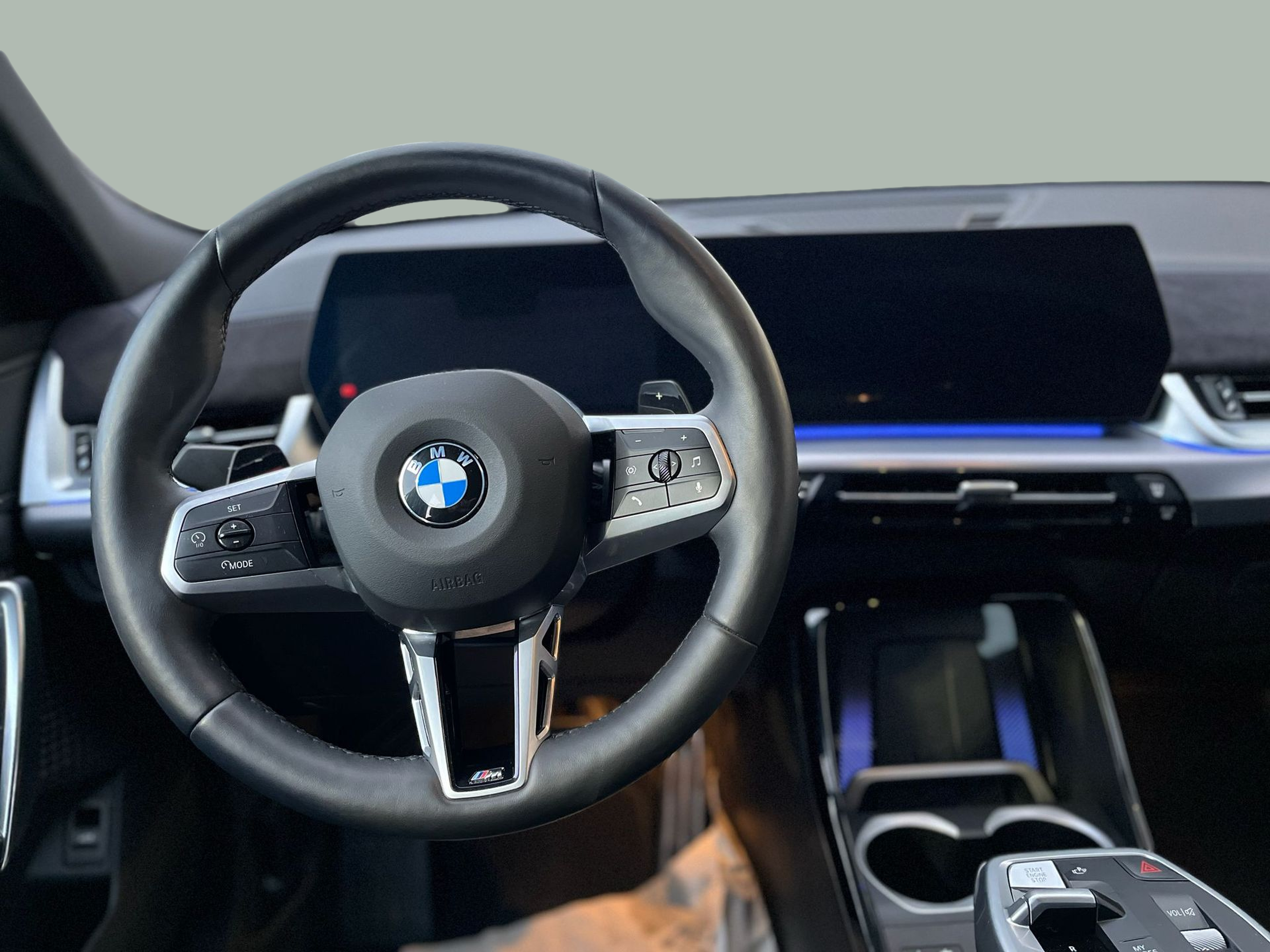 BMW X2 sDrive18d color Gris. Año 2025. 110KW(150CV). Diesel. En concesionario A MatosCar Guarda - Comércio Automóvel, S.A. de Guarda