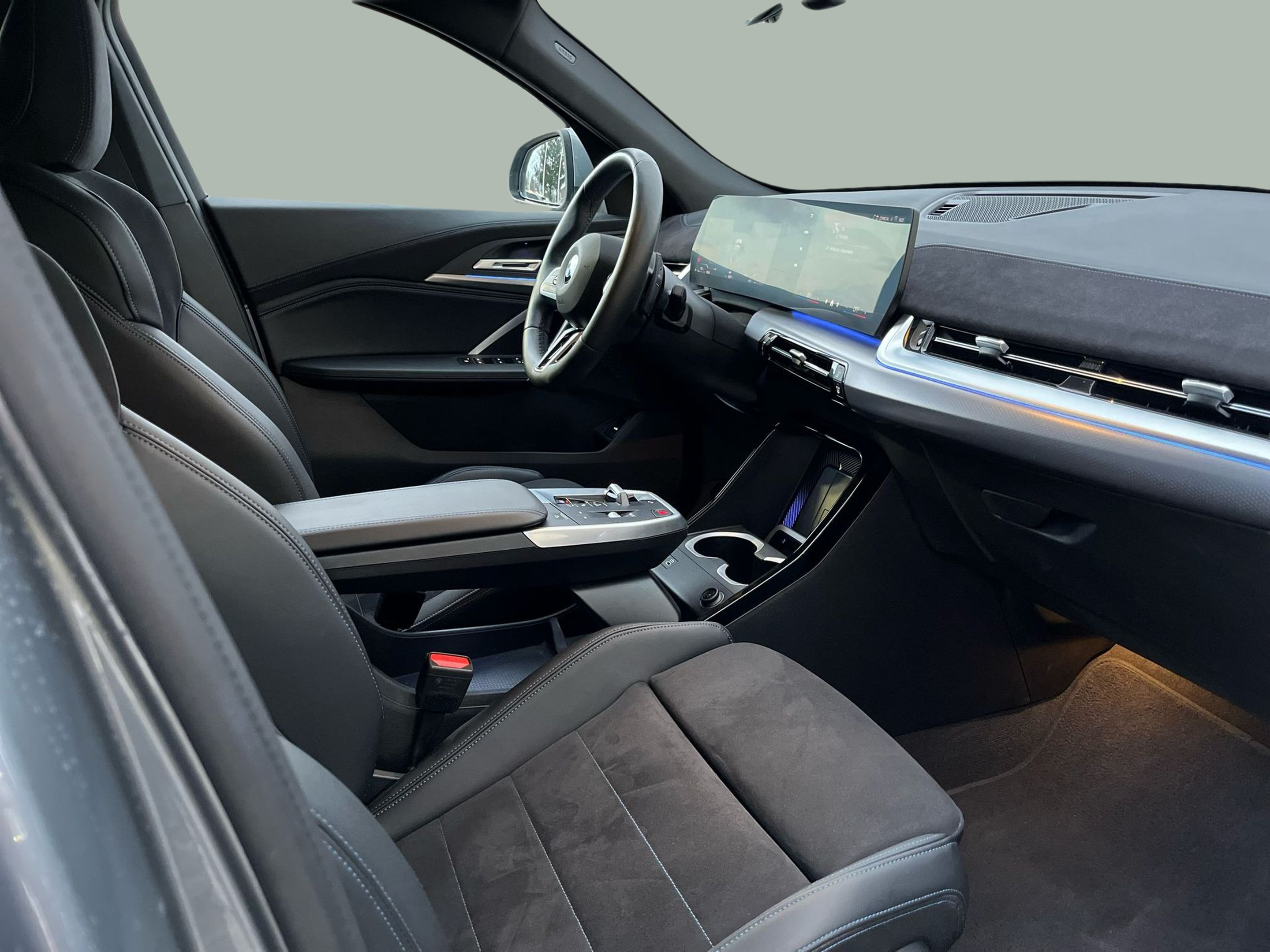 BMW X2 sDrive18d color Gris. Año 2025. 110KW(150CV). Diesel. En concesionario A MatosCar Guarda - Comércio Automóvel, S.A. de Guarda