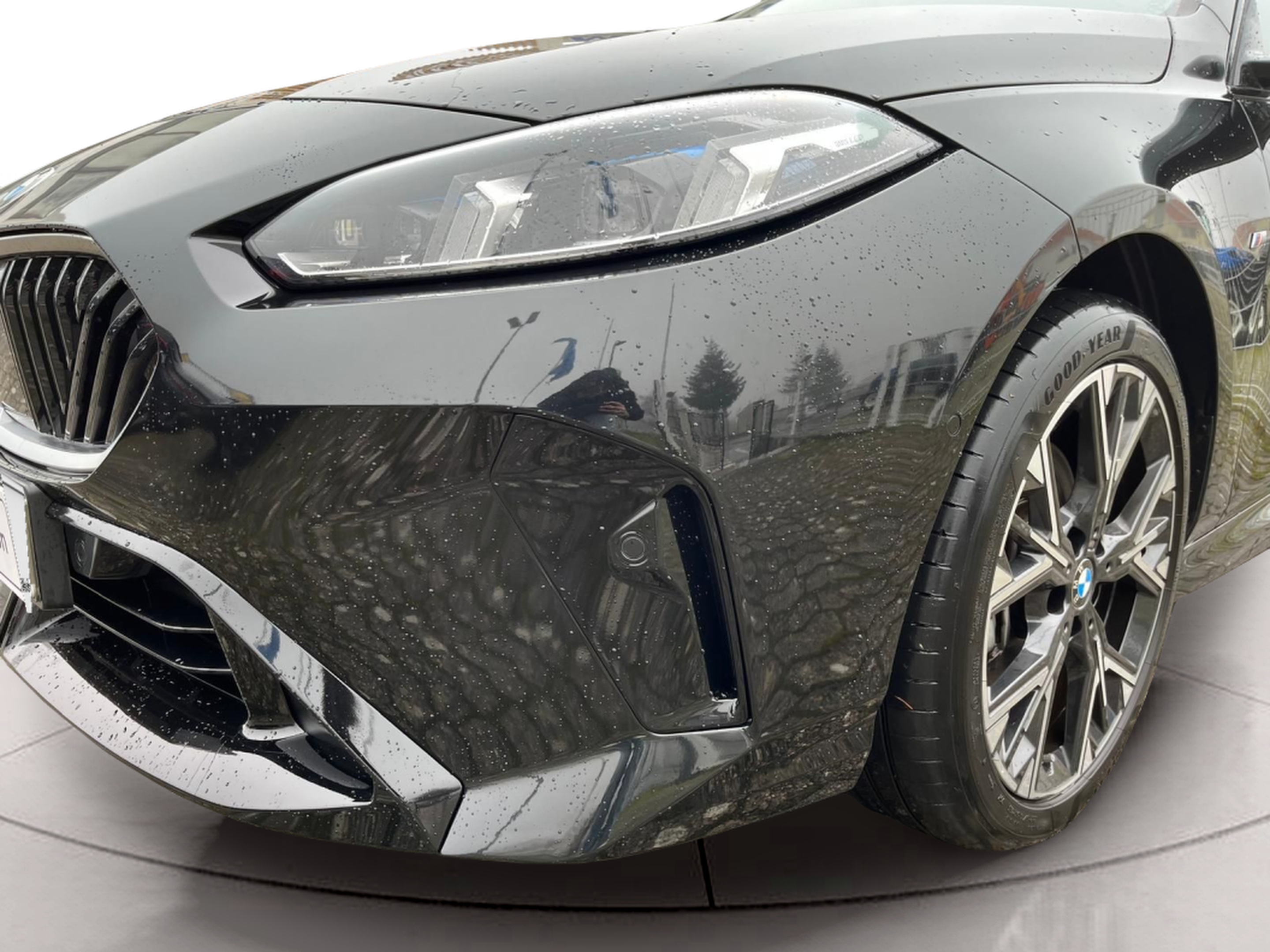 BMW Série 1 116i color Negro. Año 2025. 90KW(122CV). Gasolina. En concesionario A MatosCar Guarda - Comércio Automóvel, S.A. de Guarda