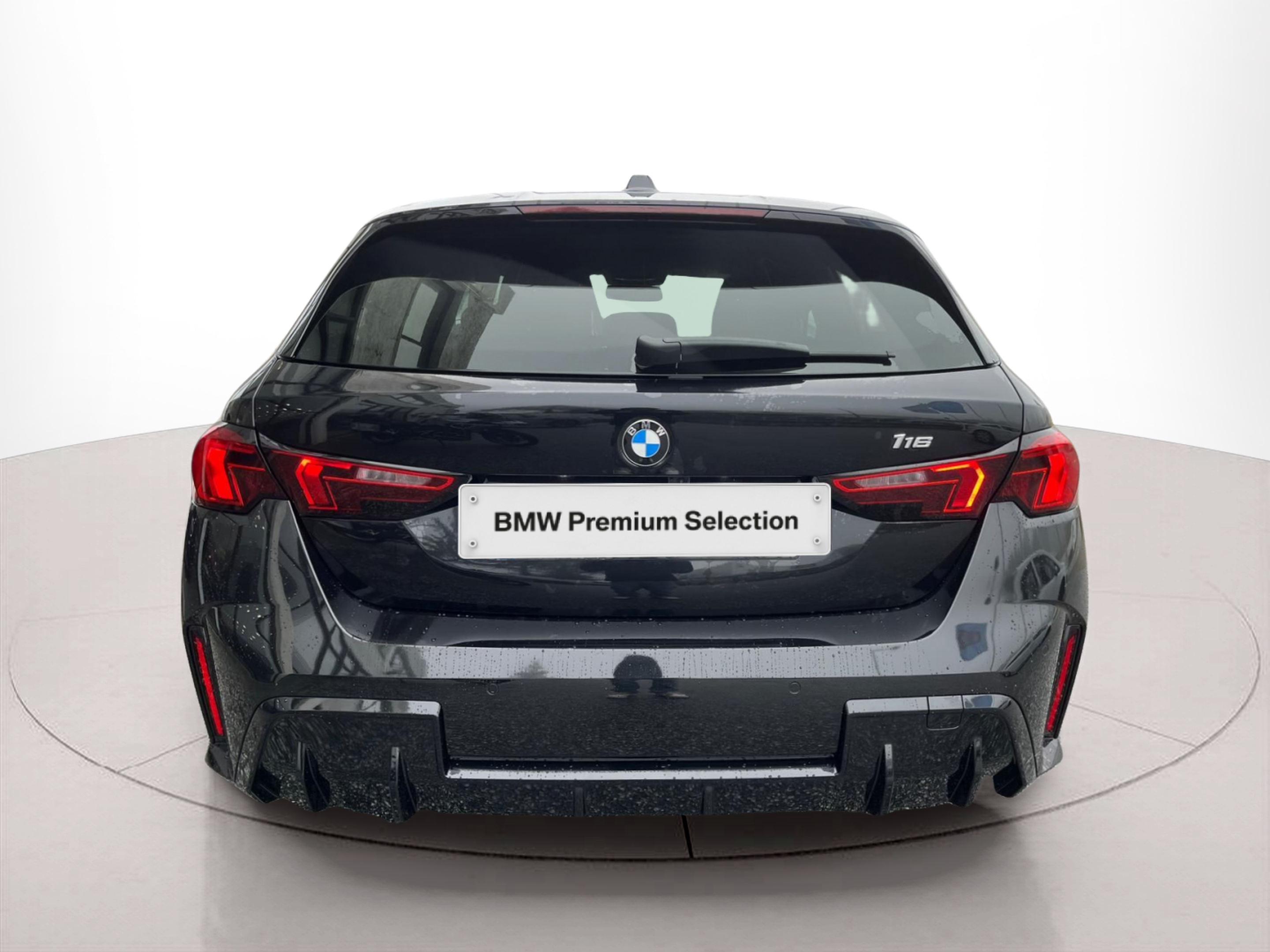 BMW Série 1 116i color Negro. Año 2025. 90KW(122CV). Gasolina. En concesionario A MatosCar Guarda - Comércio Automóvel, S.A. de Guarda