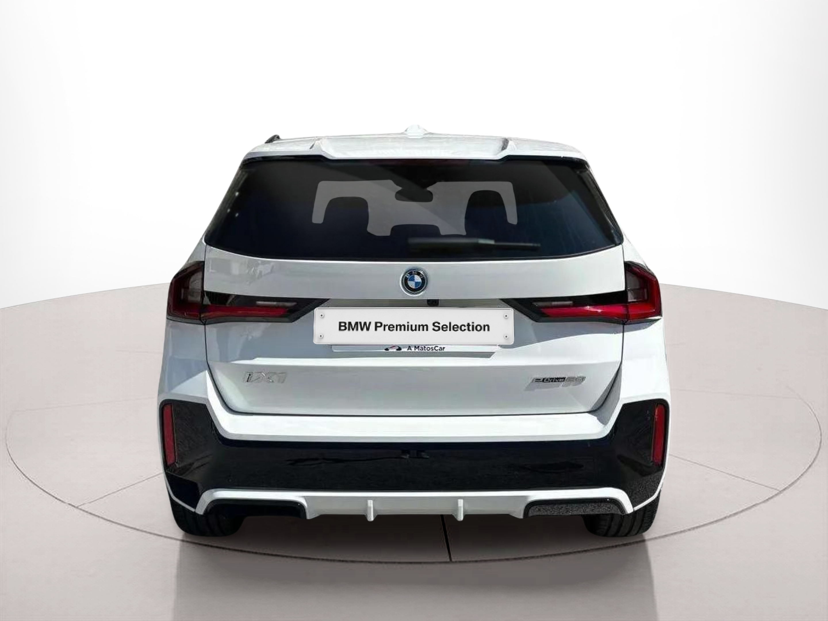 BMW iX1 eDrive20 color Blanco. Año 2025. 150KW(204CV). Elétrico. En concesionario A MatosCar Guarda - Comércio Automóvel, S.A. de Guarda