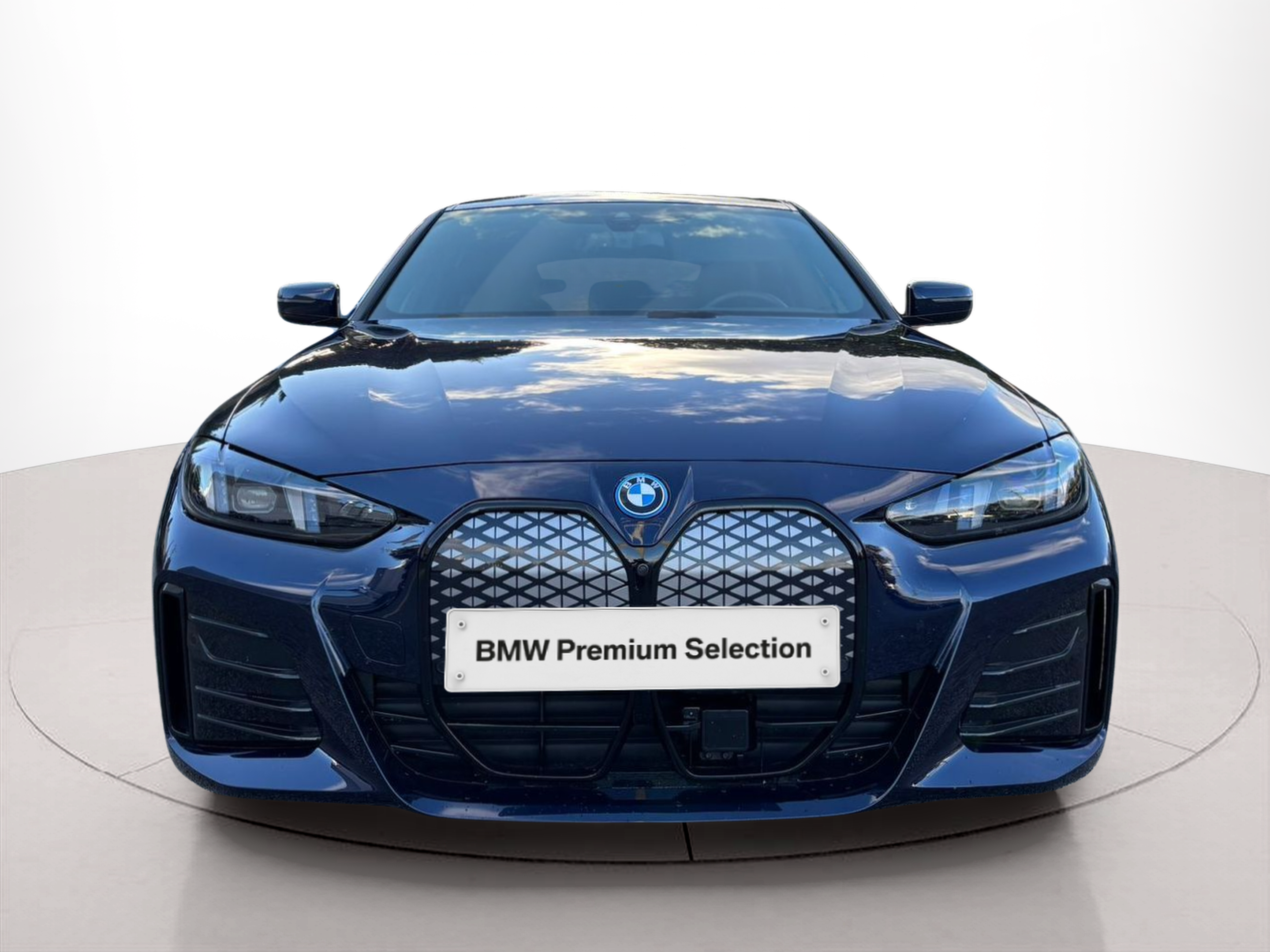 Fotos de BMW i4 i4 eDrive40 color Azul. Año 2025. 250KW(340CV). Elétrico. En concesionario A MatosCar Guarda - Comércio Automóvel, S.A. de Guarda