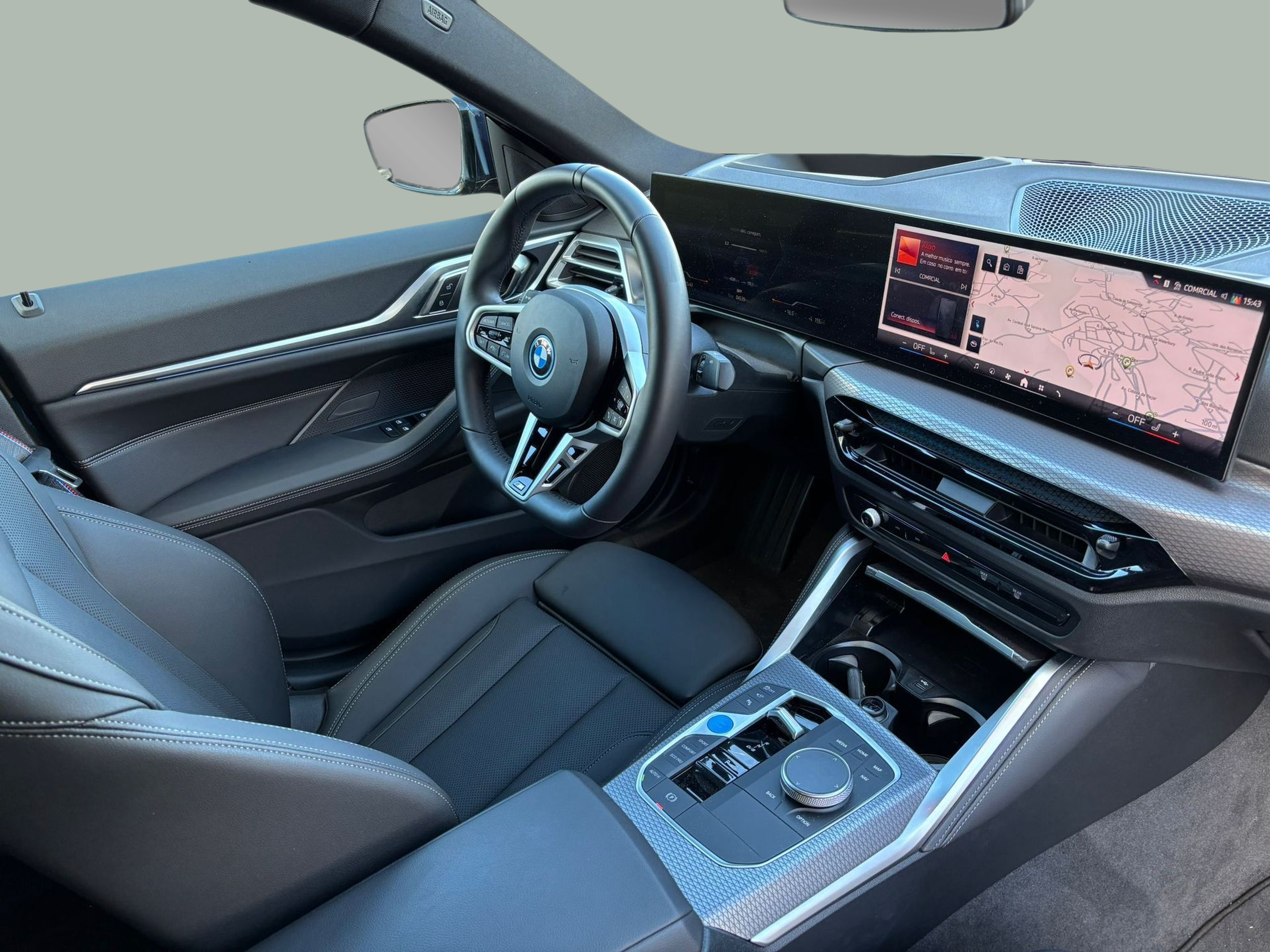 BMW i4 i4 eDrive40 color Azul. Año 2025. 250KW(340CV). Elétrico. En concesionario A MatosCar Guarda - Comércio Automóvel, S.A. de Guarda