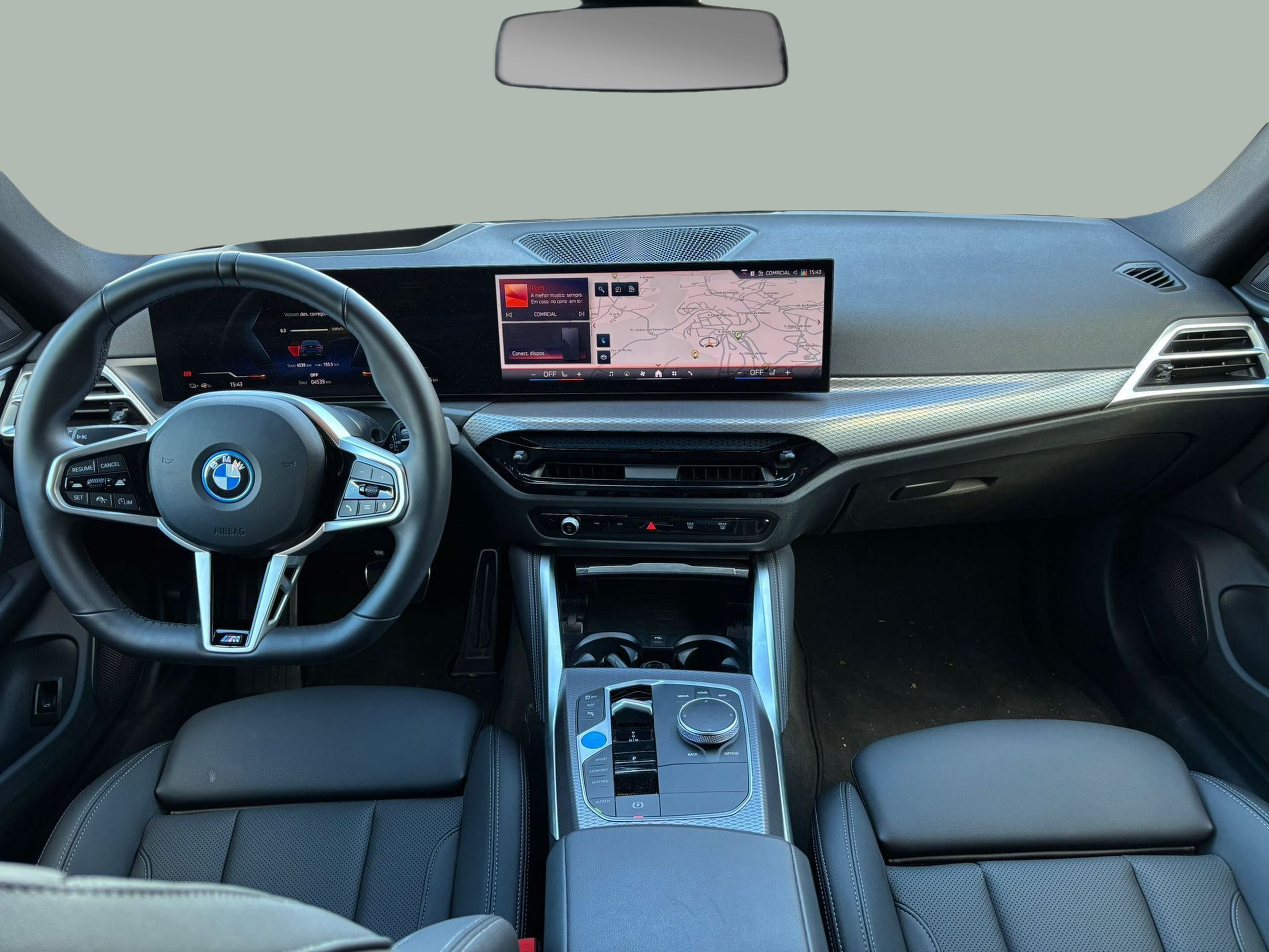 BMW i4 i4 eDrive40 color Azul. Año 2025. 250KW(340CV). Elétrico. En concesionario A MatosCar Guarda - Comércio Automóvel, S.A. de Guarda