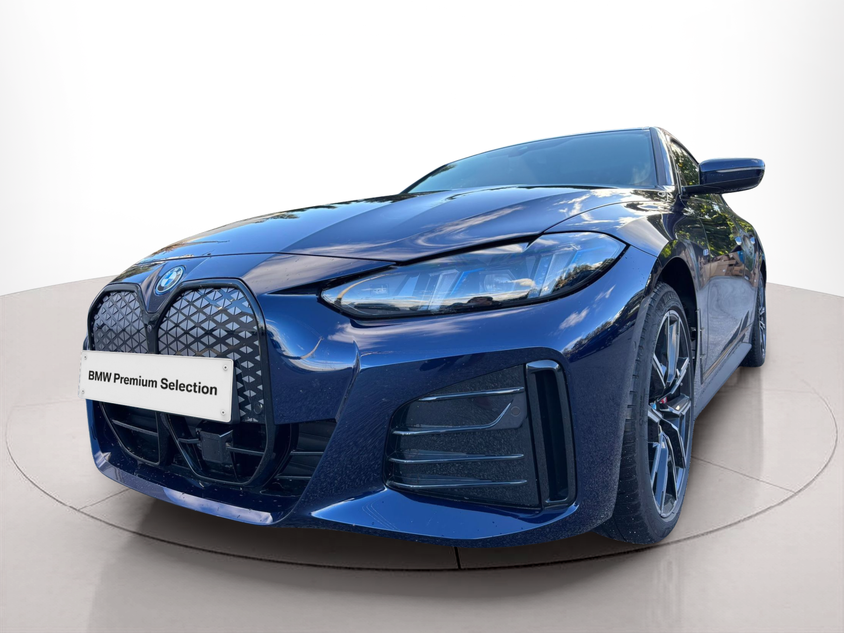 BMW i4 i4 eDrive40 color Azul. Año 2025. 250KW(340CV). Elétrico. En concesionario A MatosCar Guarda - Comércio Automóvel, S.A. de Guarda