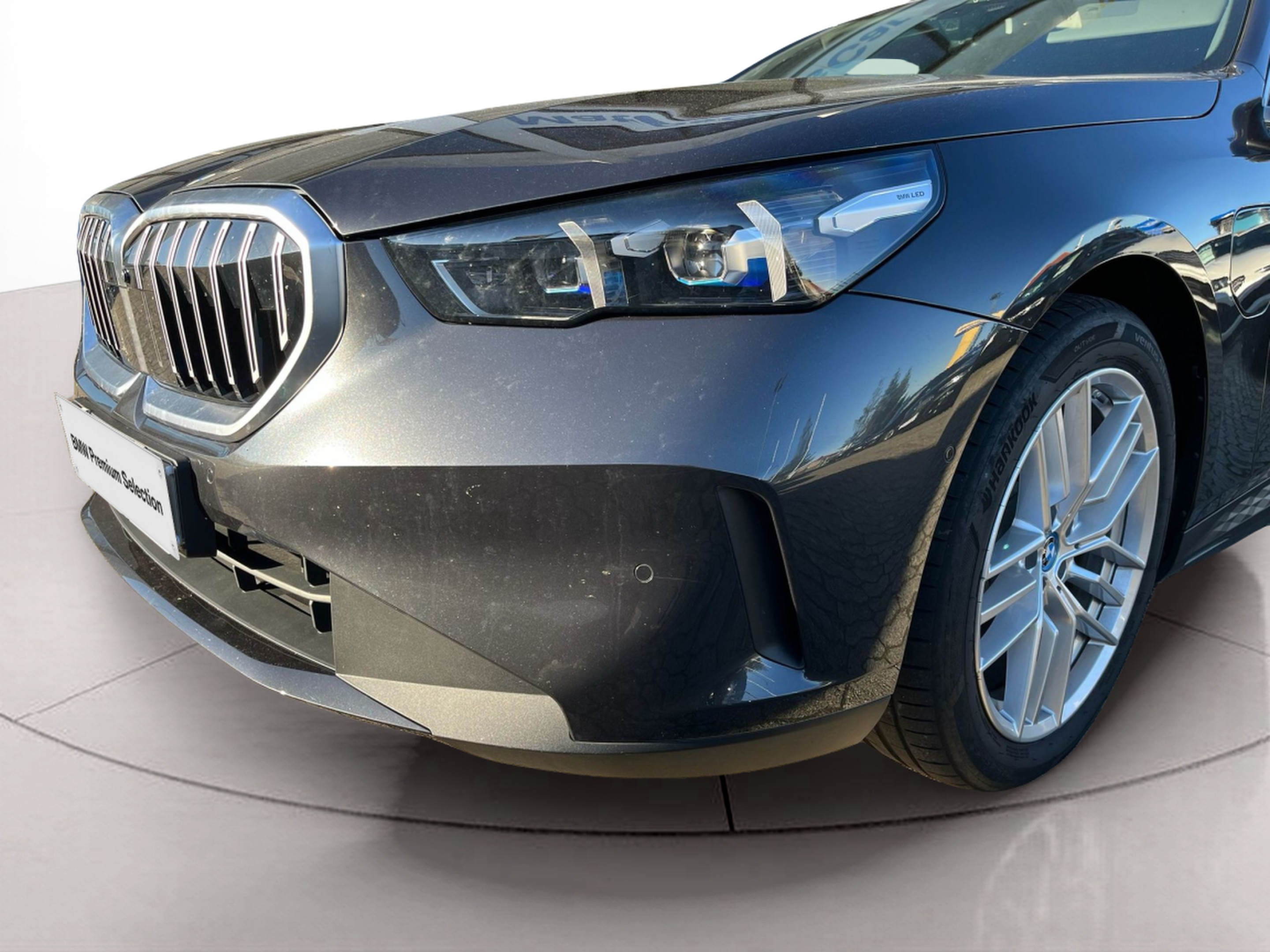 BMW Série 5 530e Touring color Gris. Año 2025. 220KW(299CV). Elétrico / Gasolina Híbrido. En concesionario A MatosCar Guarda - Comércio Automóvel, S.A. de Guarda