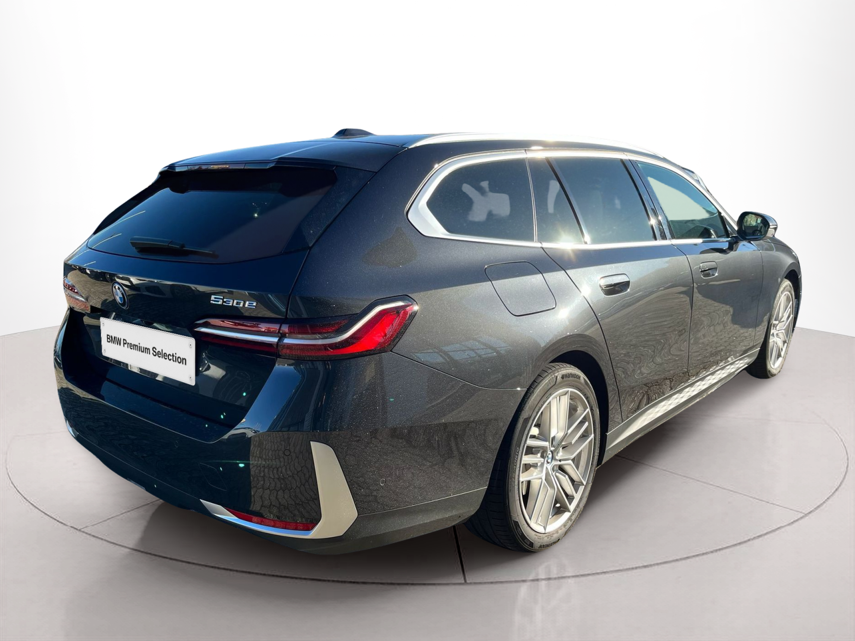 BMW Série 5 530e Touring color Gris. Año 2025. 220KW(299CV). Elétrico / Gasolina Híbrido. En concesionario A MatosCar Guarda - Comércio Automóvel, S.A. de Guarda