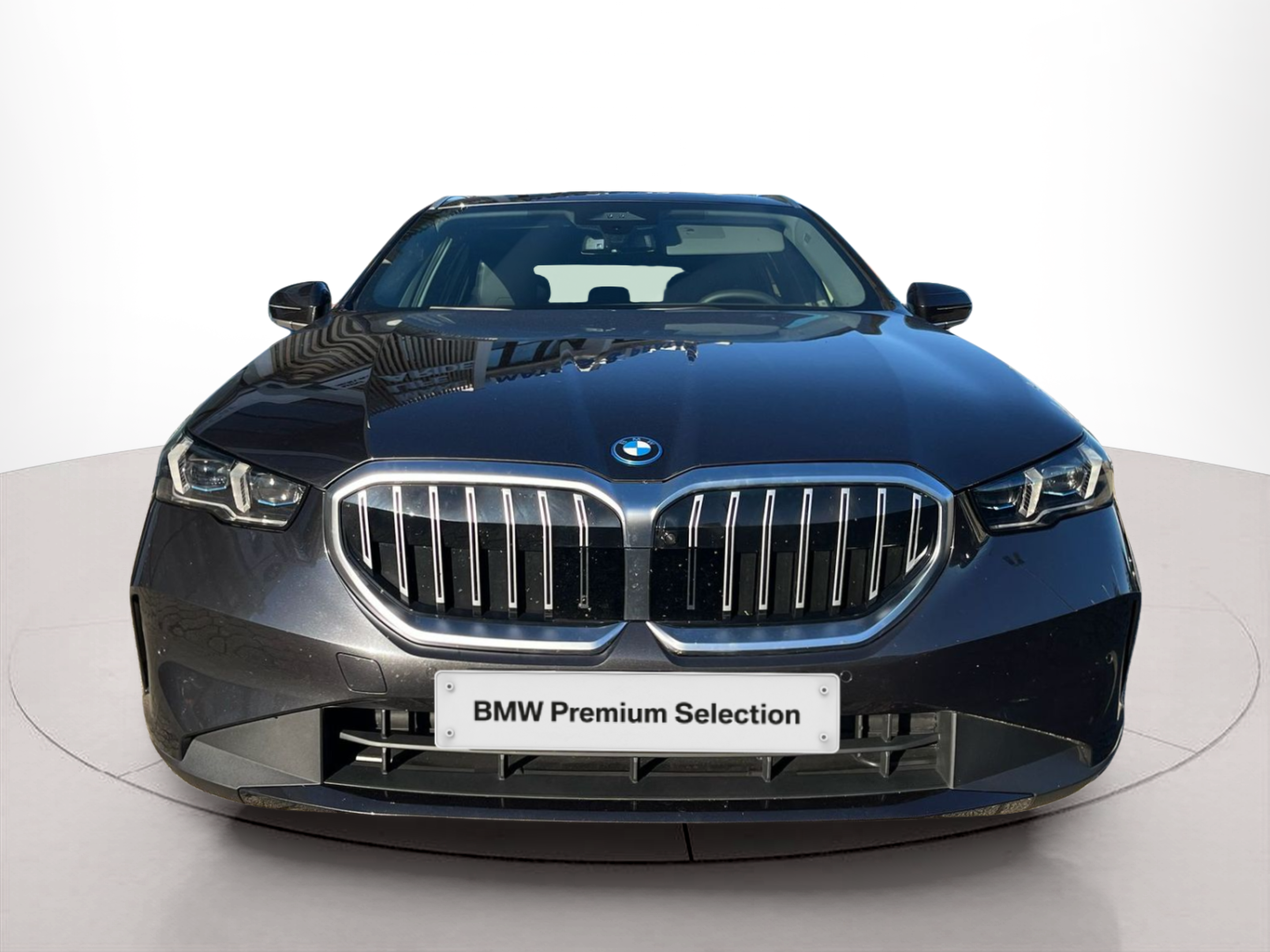 Fotos de BMW Série 5 530e Touring color Gris. Año 2025. 220KW(299CV). Elétrico / Gasolina Híbrido. En concesionario A MatosCar Guarda - Comércio Automóvel, S.A. de Guarda