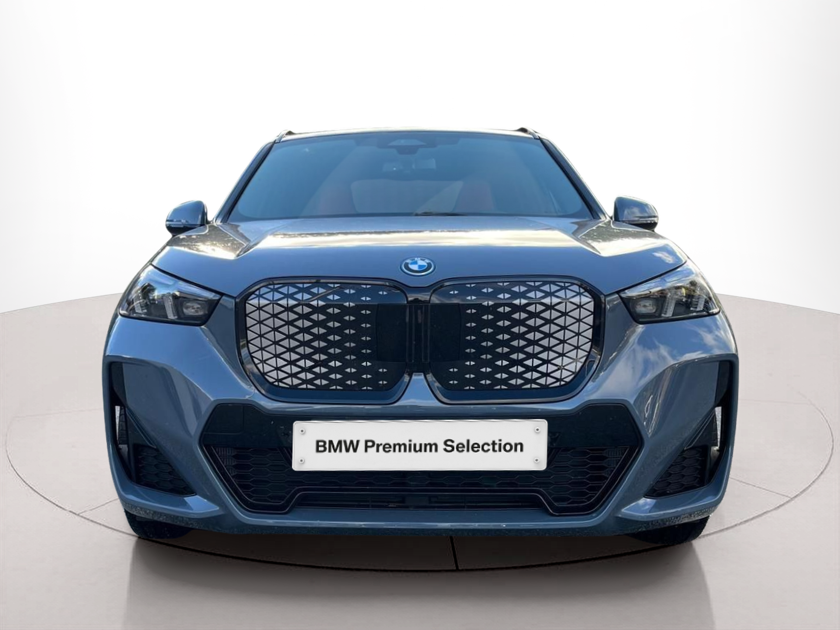 Fotos de BMW iX1 eDrive20 color Gris. Año 2025. 150KW(204CV). Elétrico. En concesionario A MatosCar Guarda - Comércio Automóvel, S.A. de Guarda