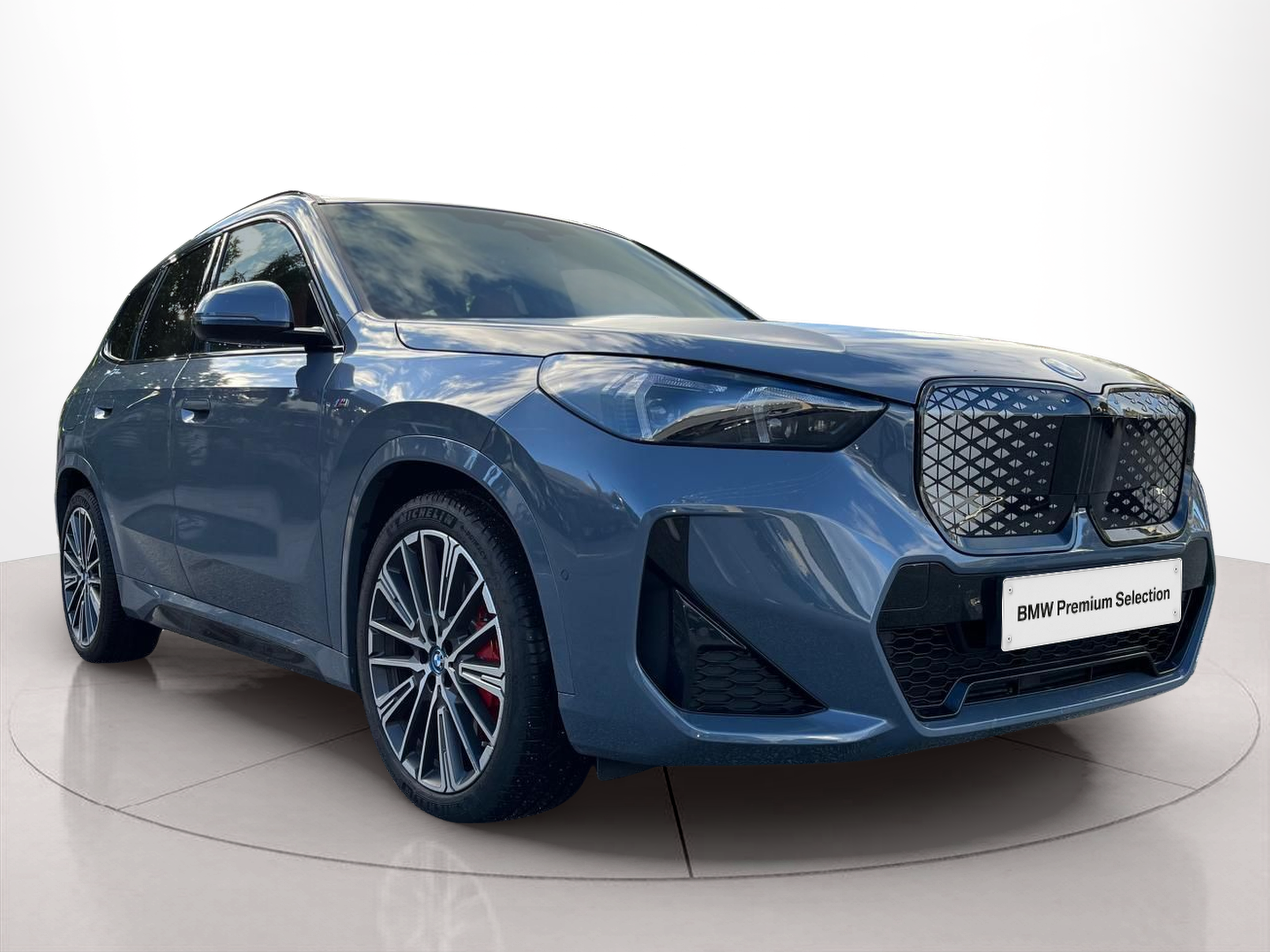 Fotos de BMW iX1 eDrive20 color Gris. Año 2025. 150KW(204CV). Elétrico. En concesionario A MatosCar Guarda - Comércio Automóvel, S.A. de Guarda