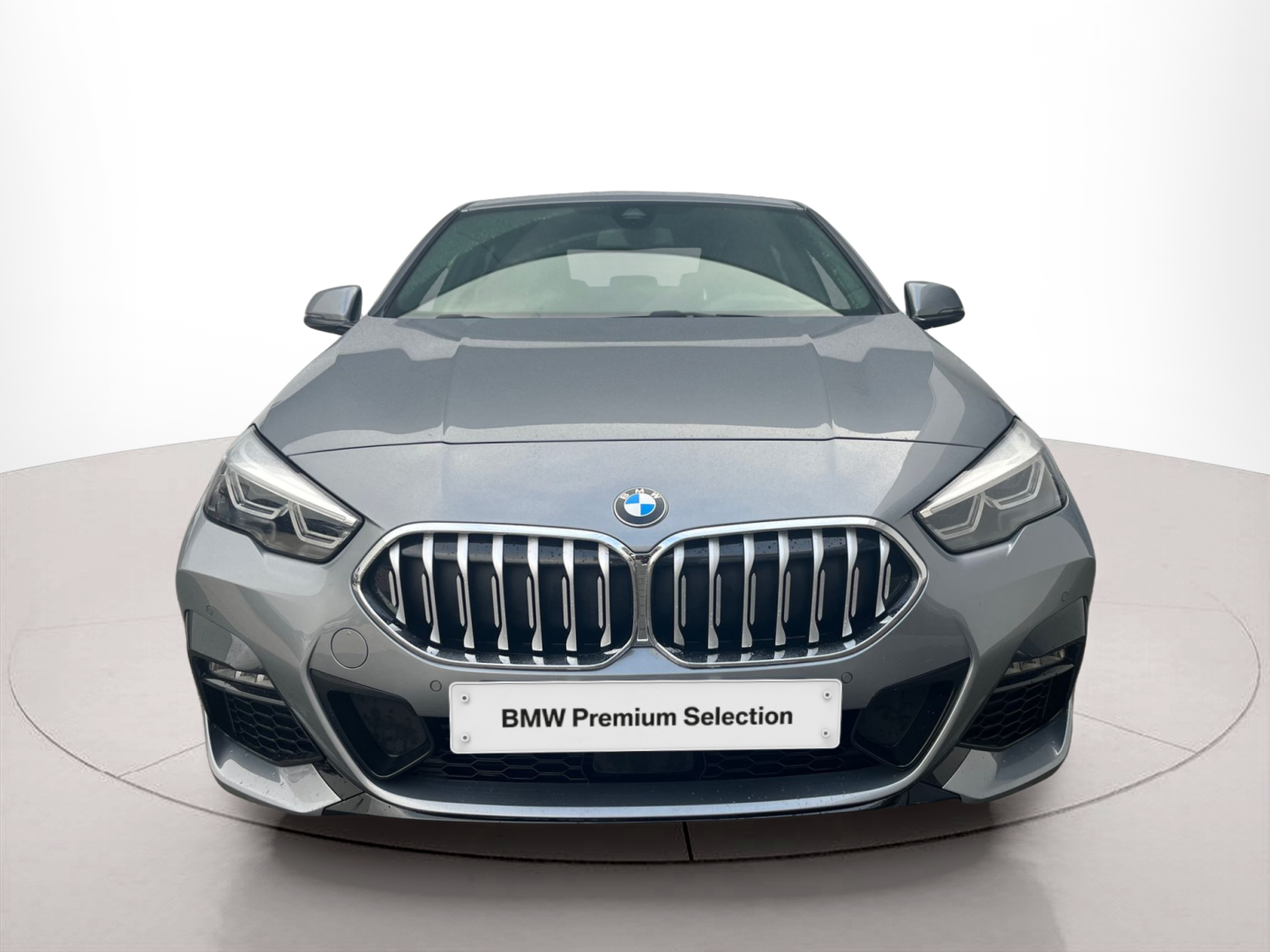 Fotos de BMW Série 2 216d Gran Coupe color Gris. Año 2024. 85KW(116CV). Diesel. En concesionario A MatosCar Évora - Comércio Automóvel, S.A. de Évora