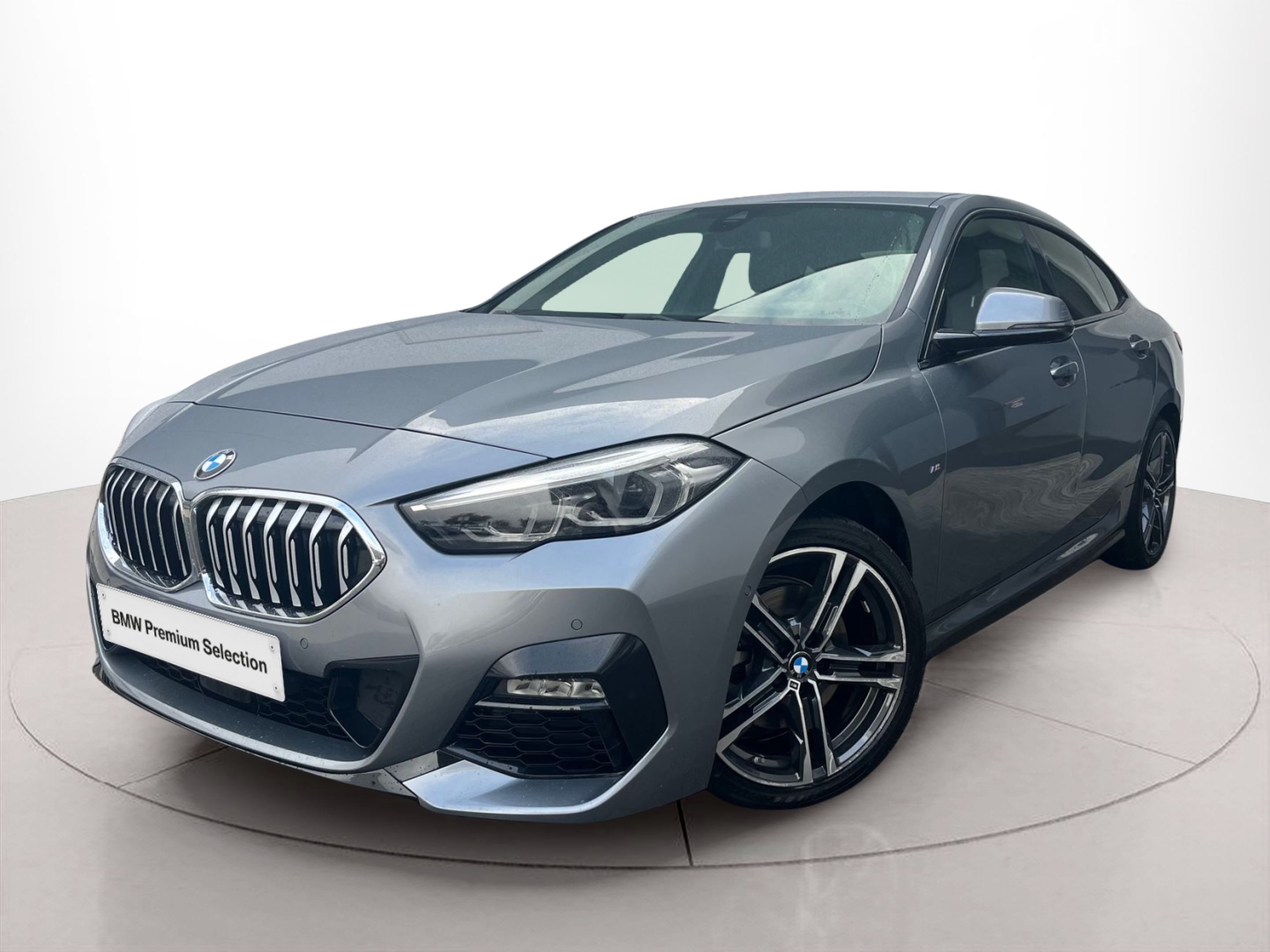 Fotos de BMW Série 2 216d Gran Coupe color Gris. Año 2024. 85KW(116CV). Diesel. En concesionario A MatosCar Évora - Comércio Automóvel, S.A. de Évora