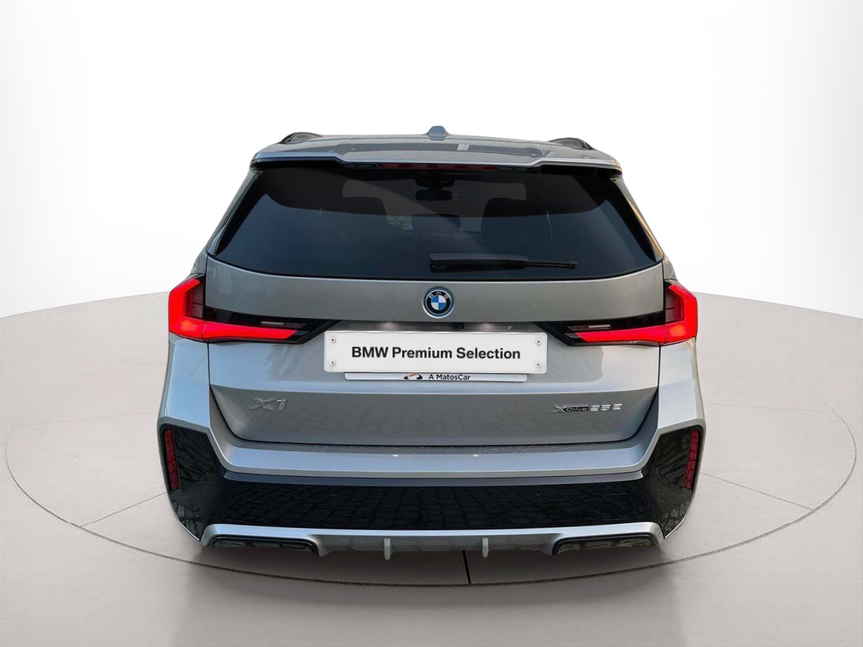 BMW X1 xDrive25e color Gris Plata. Año 2025. 180KW(245CV). Elétrico / Gasolina Híbrido. En concesionario A MatosCar Évora - Comércio Automóvel, S.A. de Évora