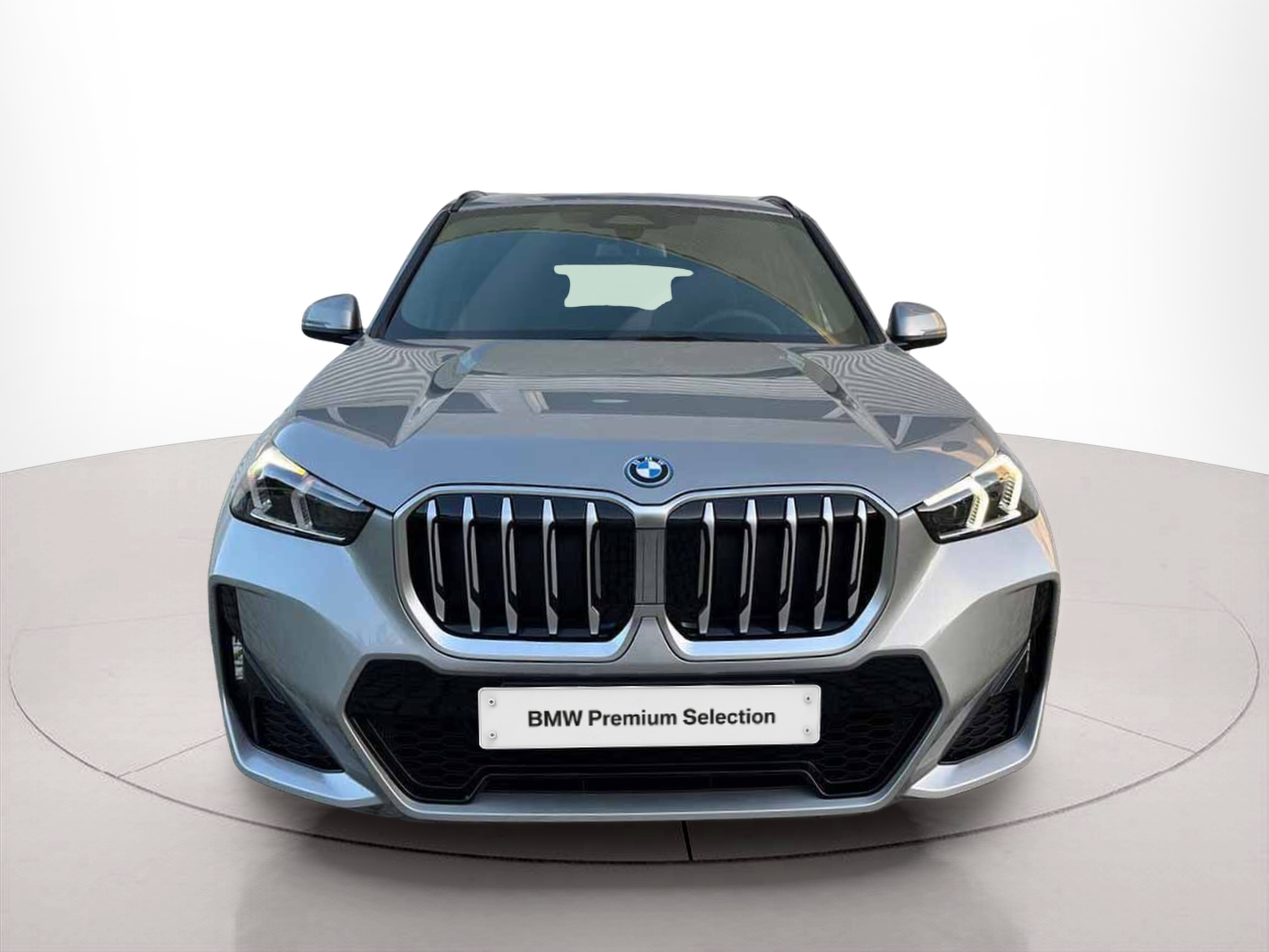 Fotos de BMW X1 xDrive25e color Gris Plata. Año 2025. 180KW(245CV). Elétrico / Gasolina Híbrido. En concesionario A MatosCar Évora - Comércio Automóvel, S.A. de Évora