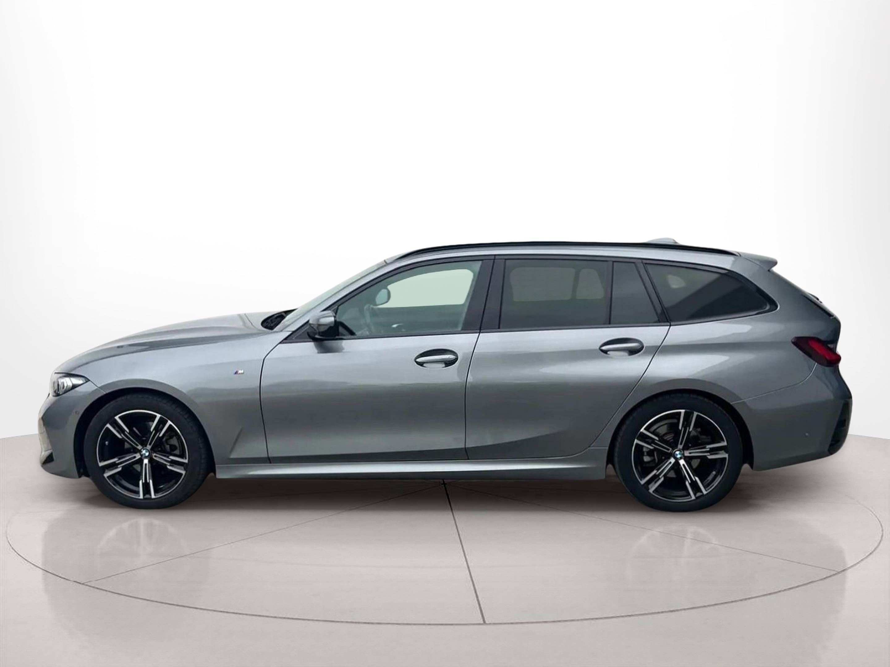 Fotos de BMW Série 3 320d Touring color Gris. Año 2024. 140KW(190CV). Diesel. En concesionario A MatosCar Guarda - Comércio Automóvel, S.A. de Guarda