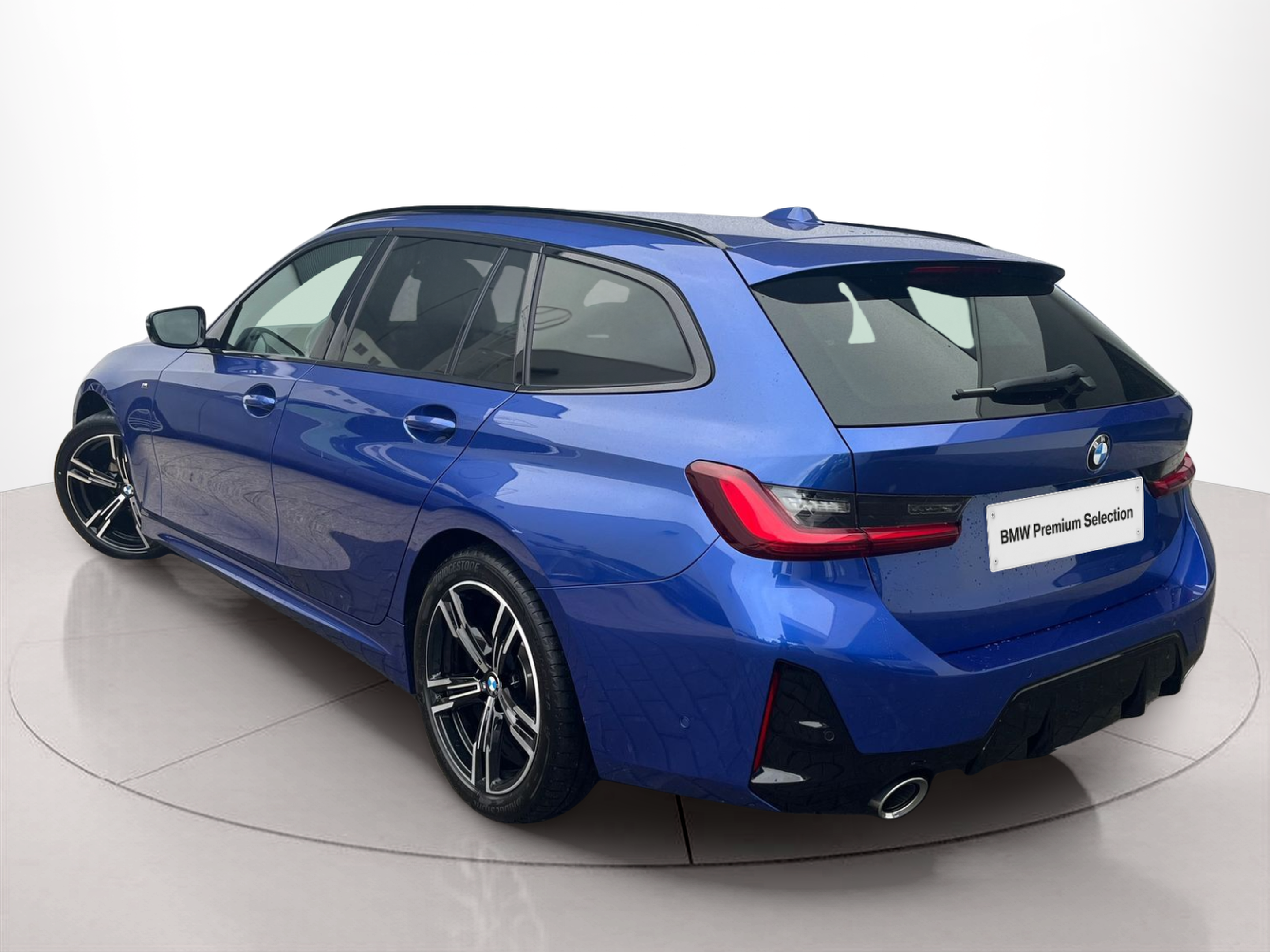 BMW Série 3 320d Touring color Azul. Año 2024. 140KW(190CV). Diesel. En concesionario A MatosCar Évora - Comércio Automóvel, S.A. de Évora