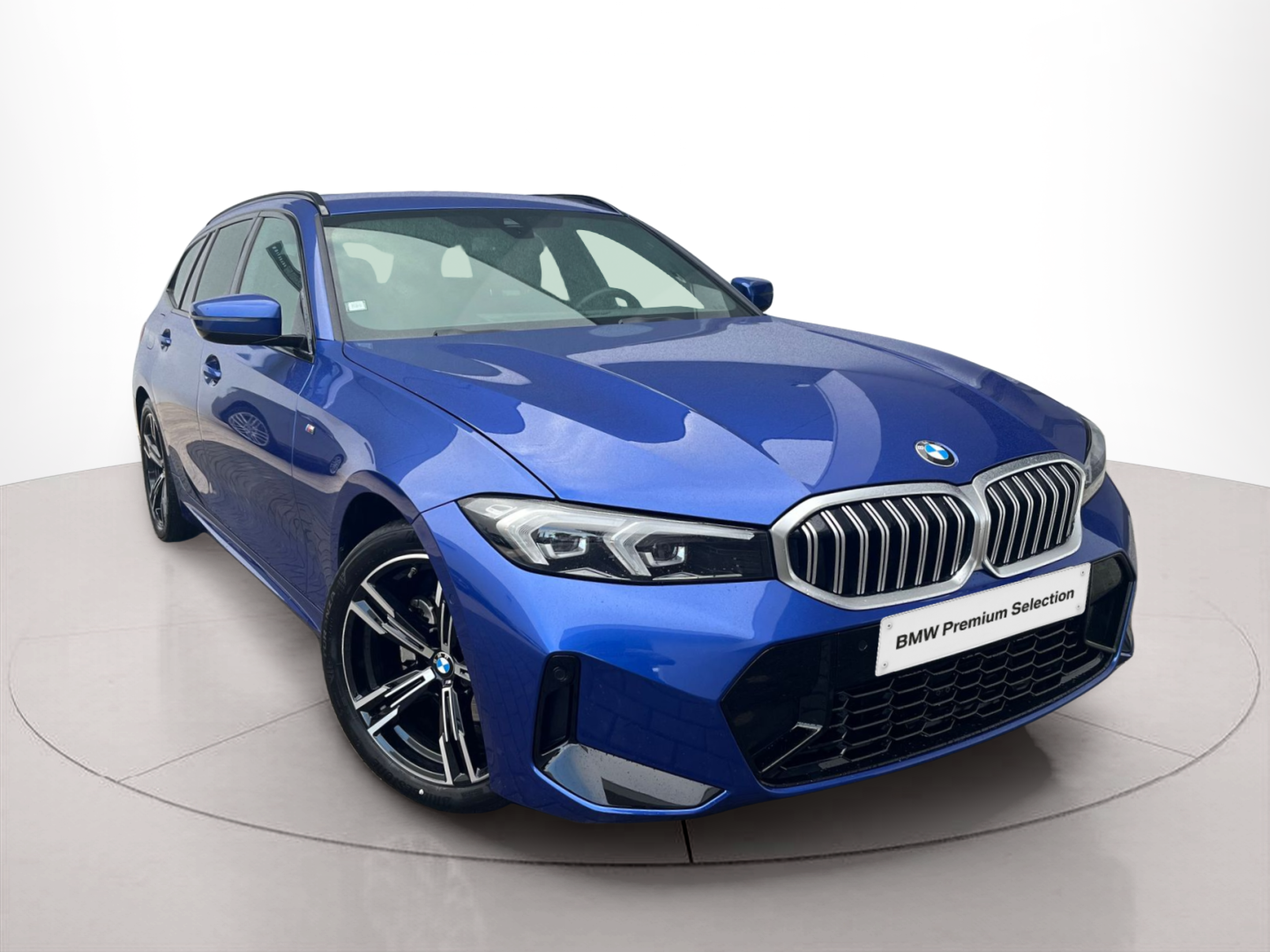 Fotos de BMW Série 3 320d Touring color Azul. Año 2024. 140KW(190CV). Diesel. En concesionario A MatosCar Évora - Comércio Automóvel, S.A. de Évora