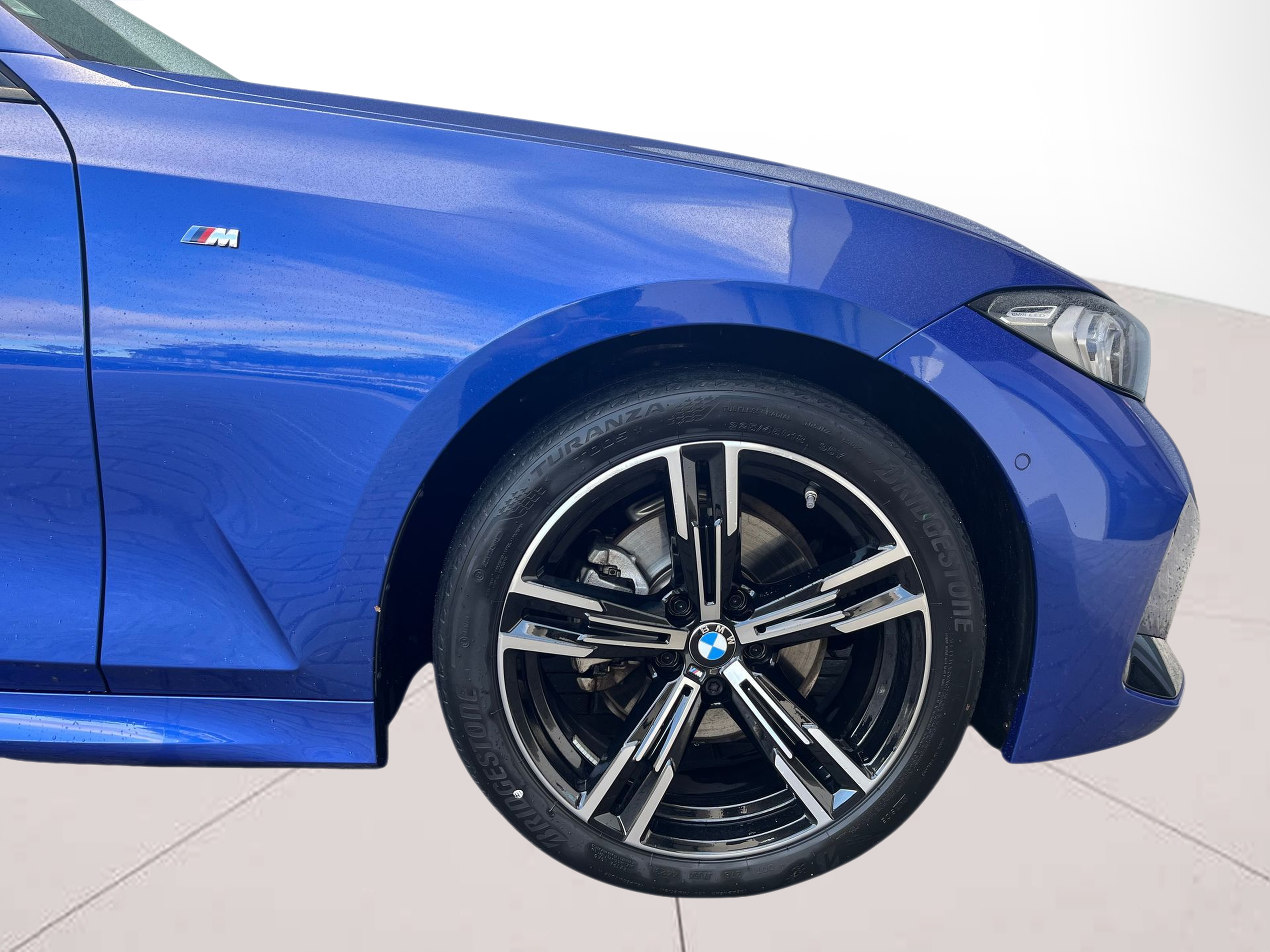 BMW Série 3 320d Touring color Azul. Año 2024. 140KW(190CV). Diesel. En concesionario A MatosCar Évora - Comércio Automóvel, S.A. de Évora