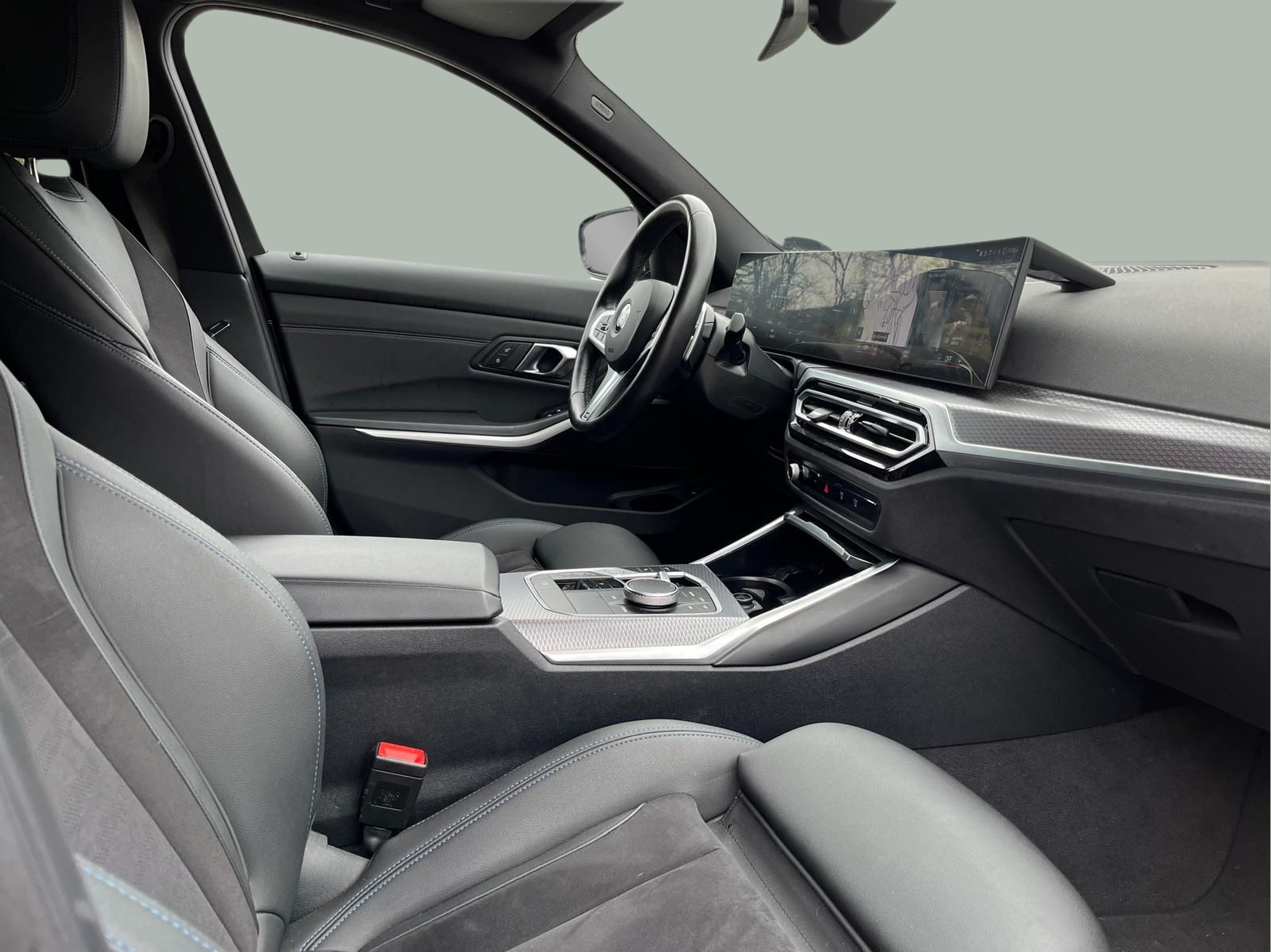 BMW Série 3 320d Touring color Negro. Año 2024. 140KW(190CV). Diesel. En concesionario A MatosCar Guarda - Comércio Automóvel, S.A. de Guarda