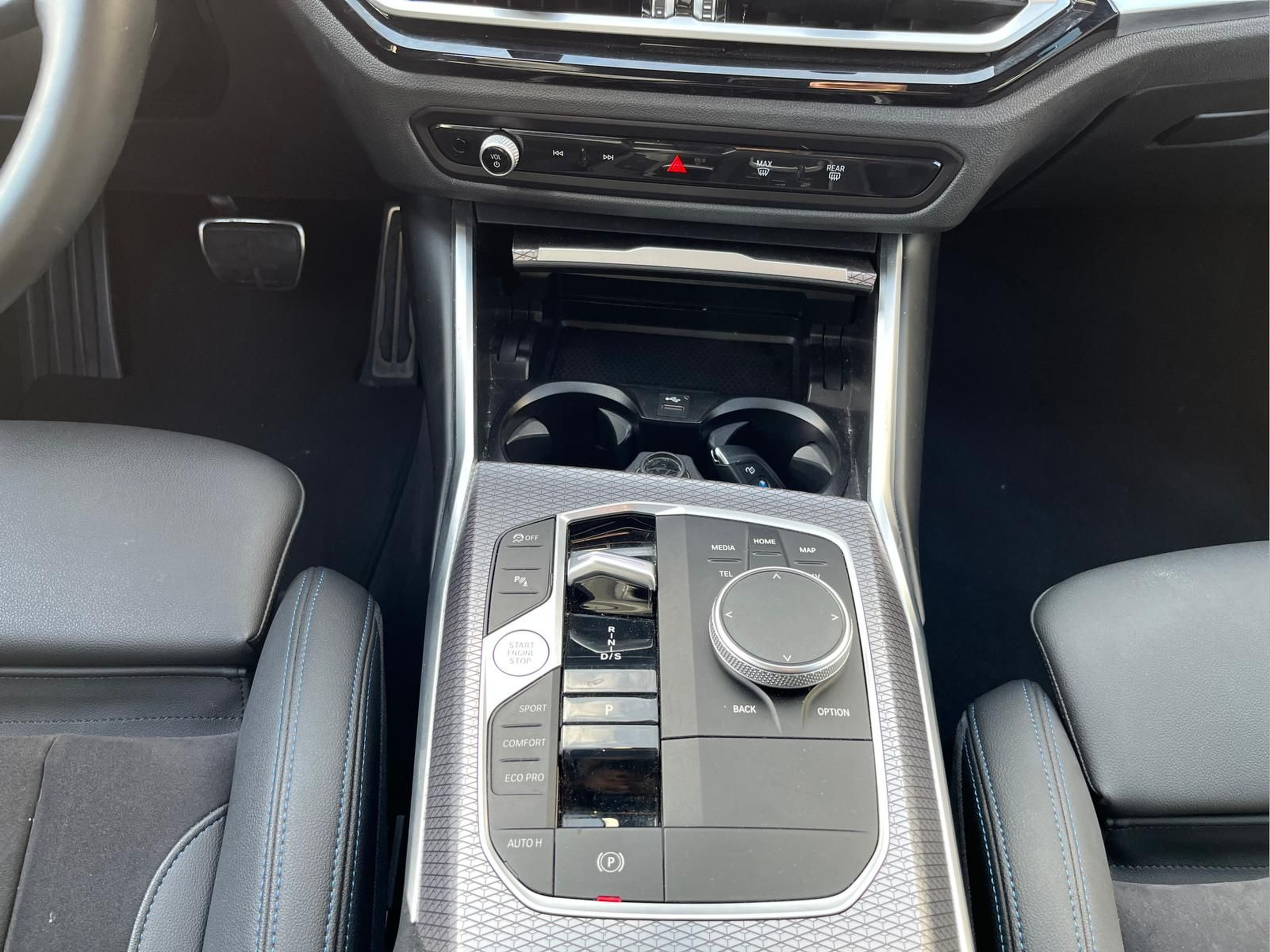BMW Série 3 320d Touring color Gris. Año 2024. 140KW(190CV). Diesel. En concesionario A MatosCar Guarda - Comércio Automóvel, S.A. de Guarda