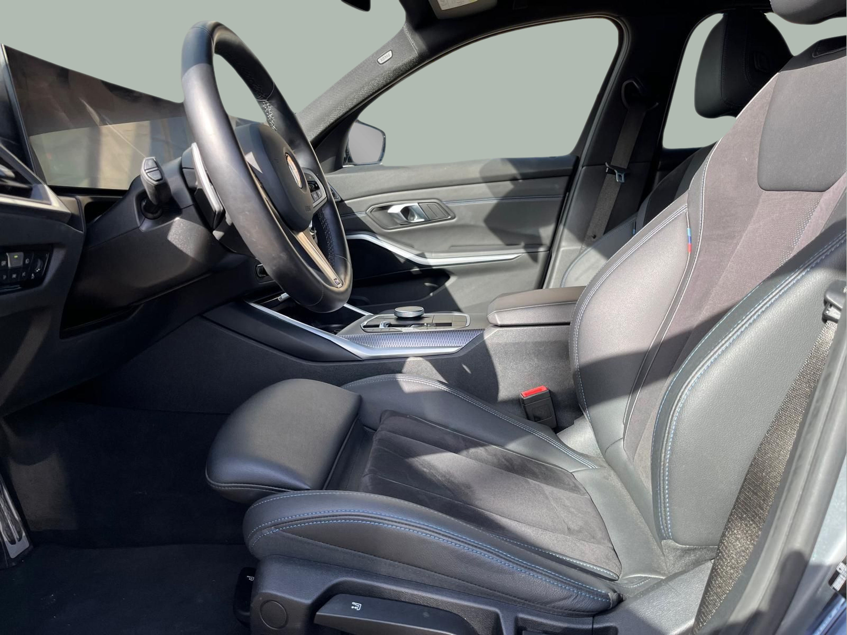 BMW Série 3 320d Touring color Gris. Año 2024. 140KW(190CV). Diesel. En concesionario A MatosCar Guarda - Comércio Automóvel, S.A. de Guarda