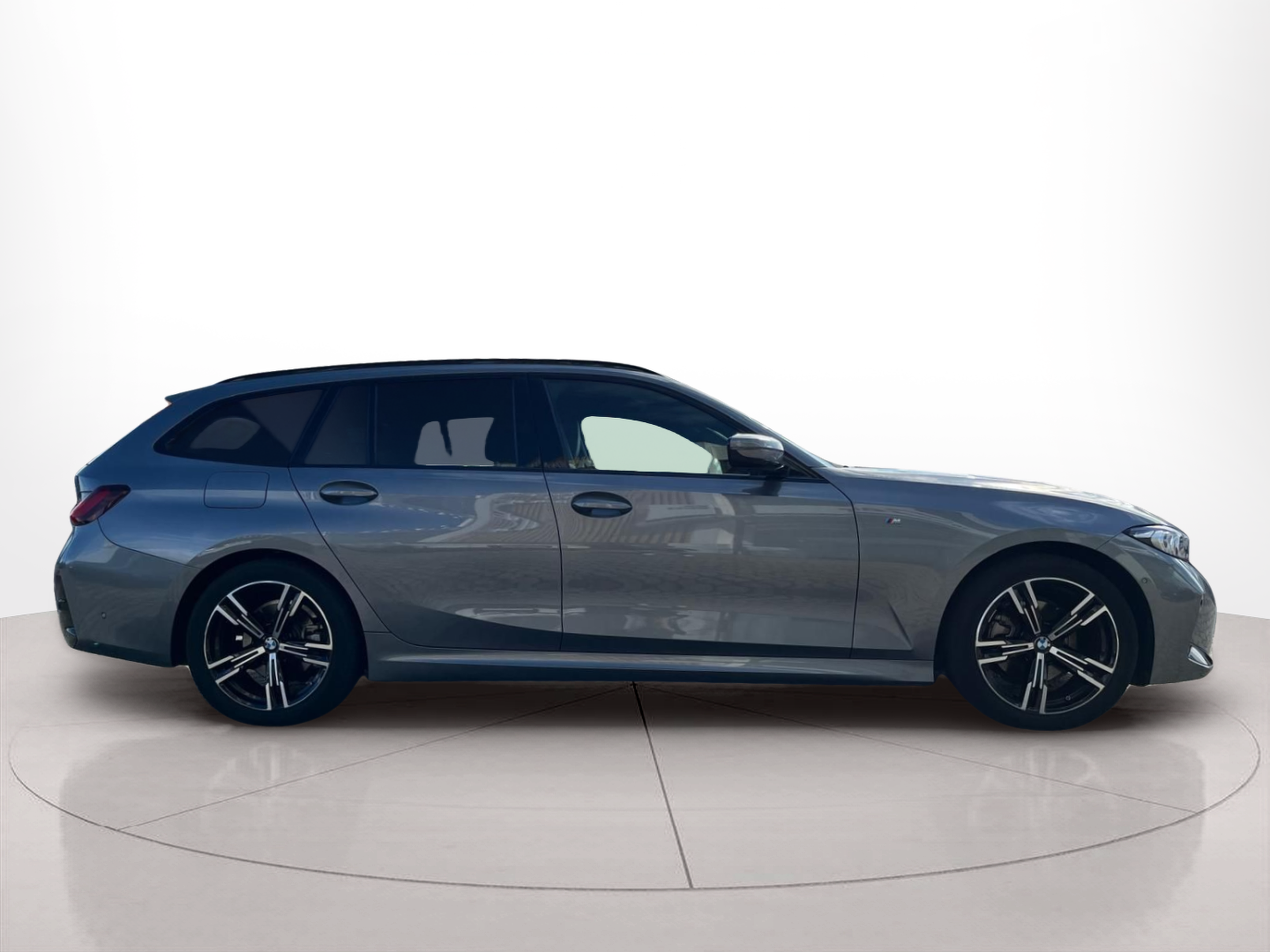 Fotos de BMW Série 3 320d Touring color Gris. Año 2024. 140KW(190CV). Diesel. En concesionario A MatosCar Guarda - Comércio Automóvel, S.A. de Guarda