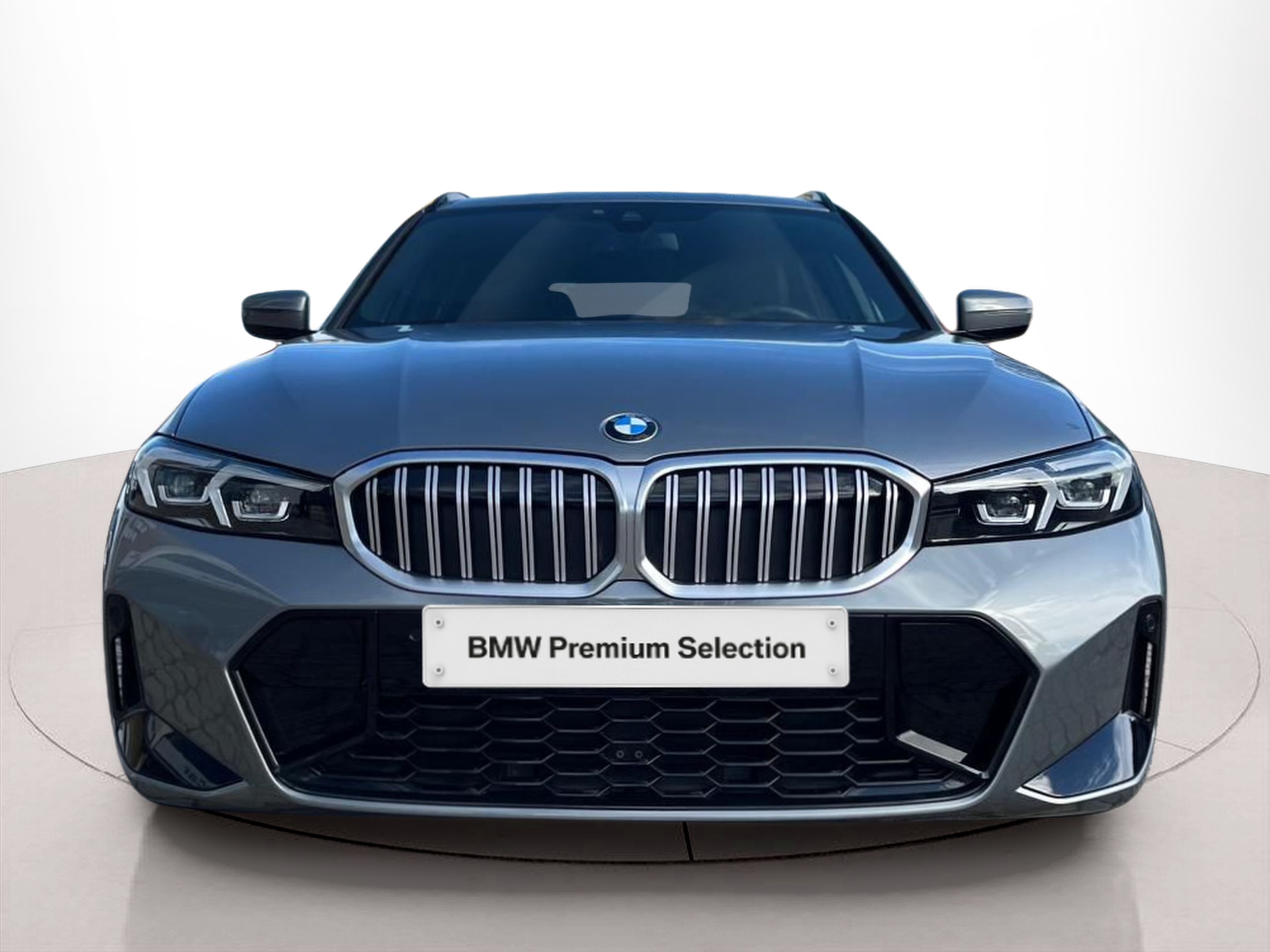Fotos de BMW Série 3 320d Touring color Gris. Año 2024. 140KW(190CV). Diesel. En concesionario A MatosCar Guarda - Comércio Automóvel, S.A. de Guarda