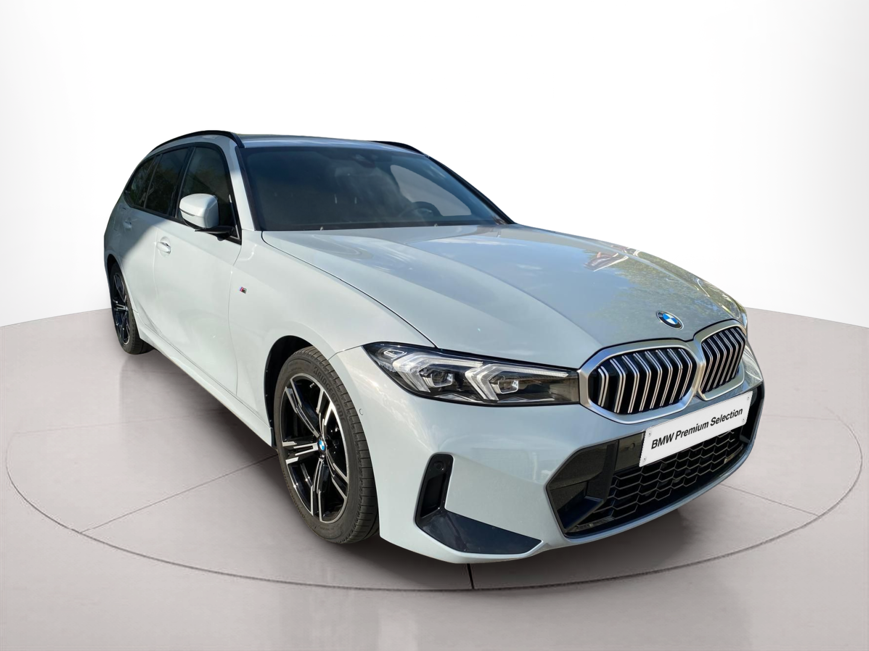 Fotos de BMW Série 3 320d Touring color Gris. Año 2024. 140KW(190CV). Diesel. En concesionario A MatosCar Guarda - Comércio Automóvel, S.A. de Guarda