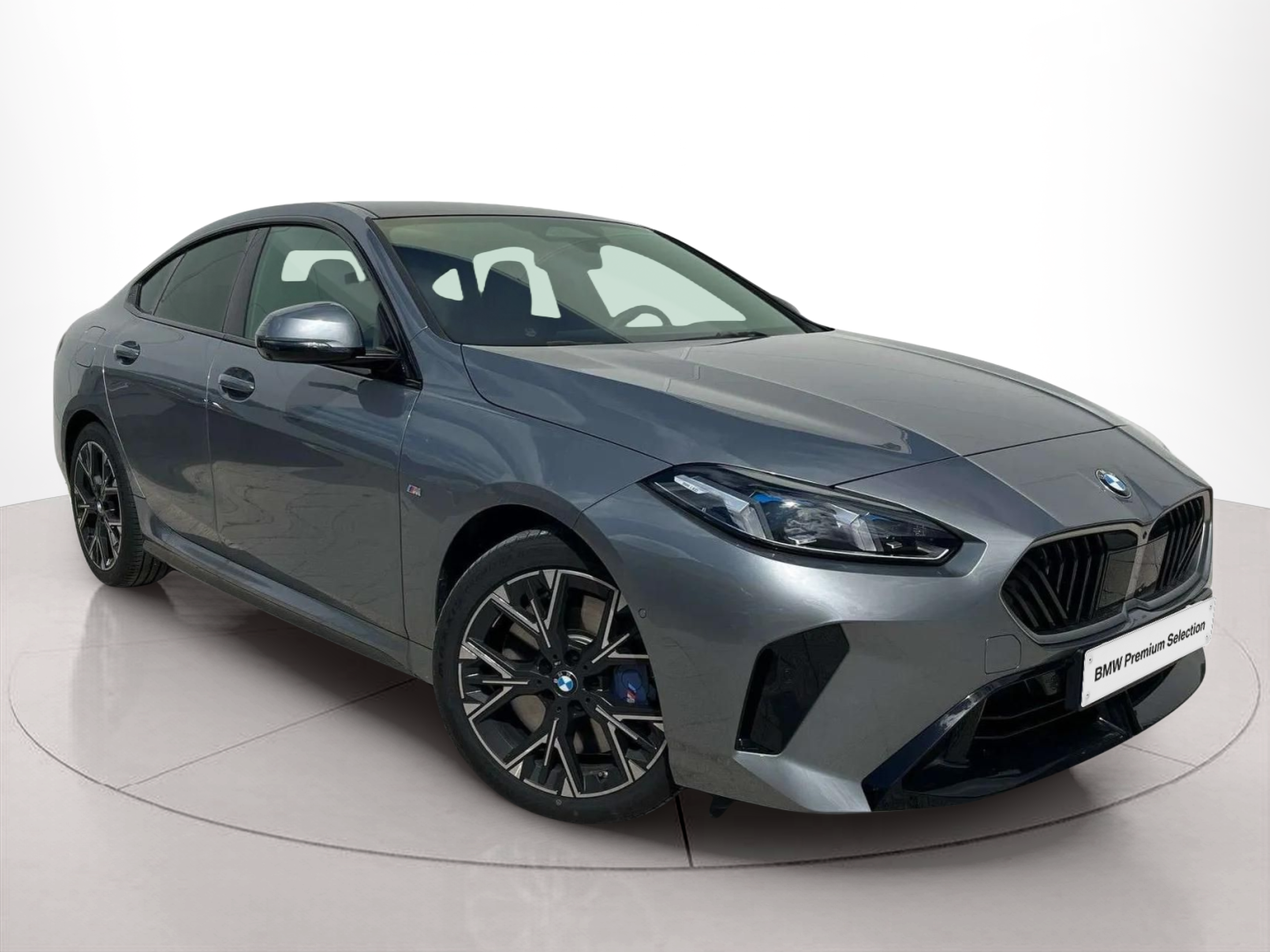 Fotos de BMW Série 2 220d Gran Coupé color Gris. Año 2025. 125KW(170CV). Gasolina. En concesionario A MatosCar Guarda - Comércio Automóvel, S.A. de Guarda