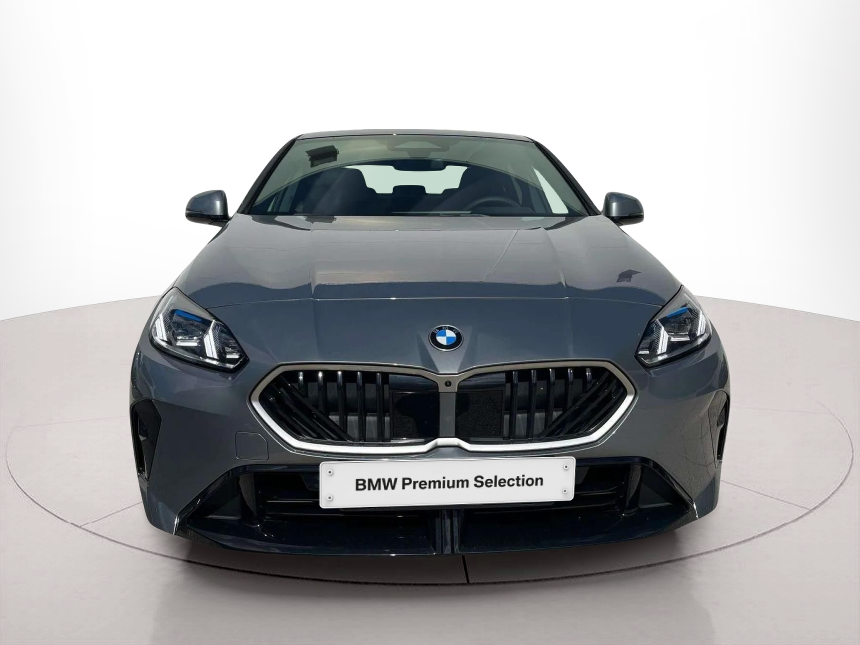 Fotos de BMW Série 2 220d Gran Coupé color Gris. Año 2025. 125KW(170CV). Gasolina. En concesionario A MatosCar Guarda - Comércio Automóvel, S.A. de Guarda