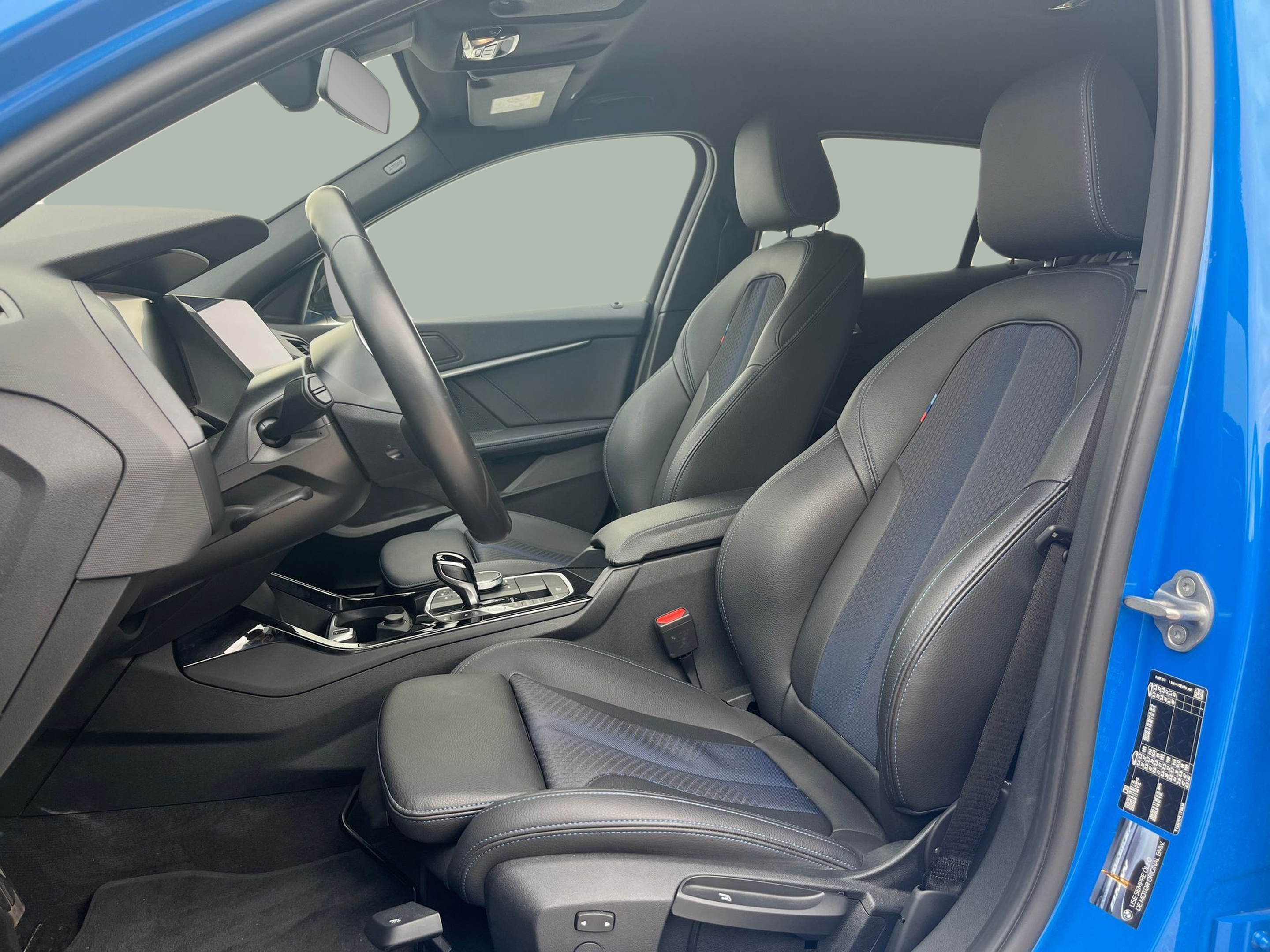 BMW Série 1 116d color Azul. Año 2024. 85KW(116CV). Diesel. En concesionario A MatosCar Évora - Comércio Automóvel, S.A. de Évora