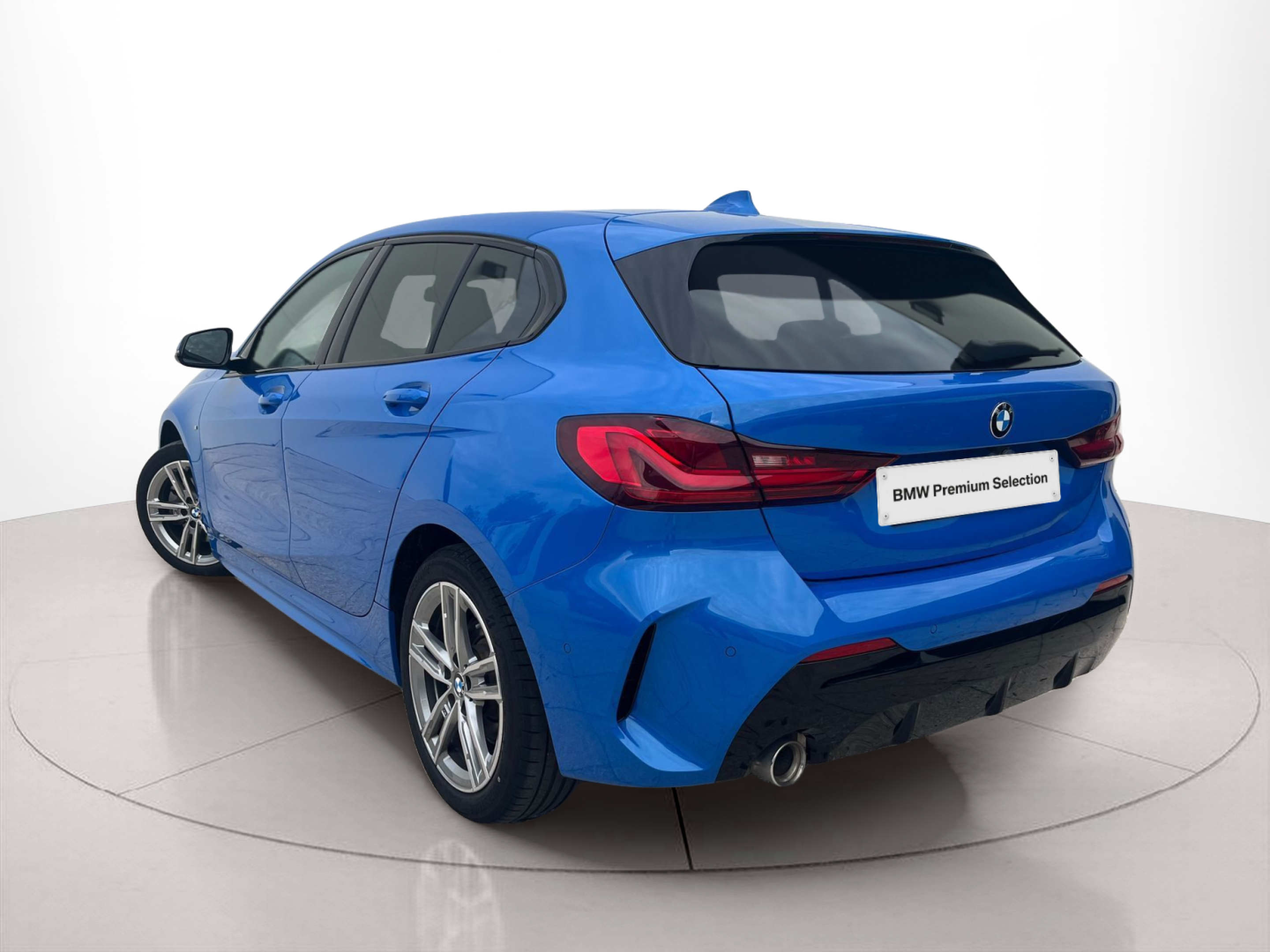 BMW Série 1 116d color Azul. Año 2024. 85KW(116CV). Diesel. En concesionario A MatosCar Évora - Comércio Automóvel, S.A. de Évora