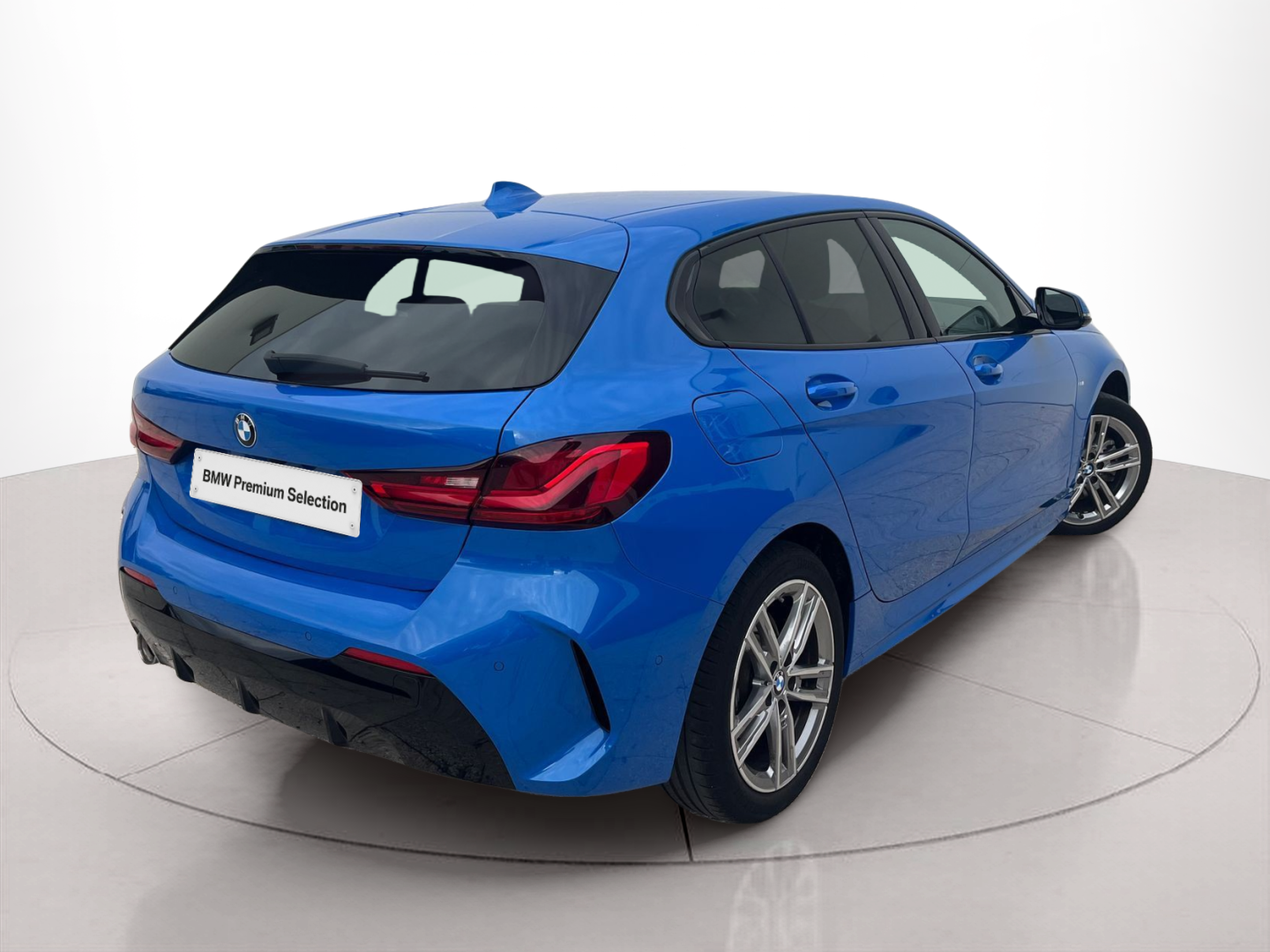 BMW Série 1 116d color Azul. Año 2024. 85KW(116CV). Diesel. En concesionario A MatosCar Évora - Comércio Automóvel, S.A. de Évora