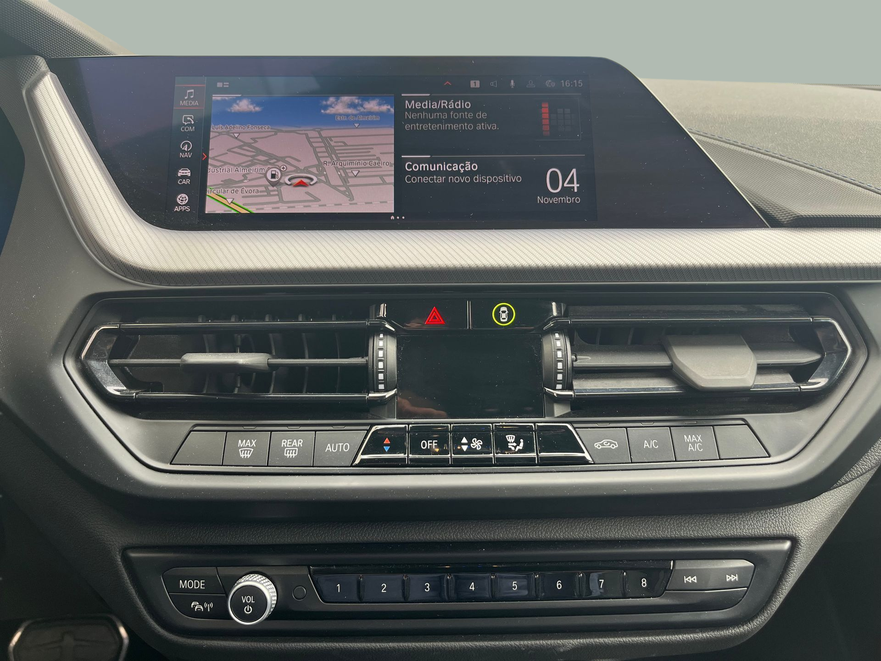 BMW Série 1 116d color Azul. Año 2024. 85KW(116CV). Diesel. En concesionario A MatosCar Évora - Comércio Automóvel, S.A. de Évora