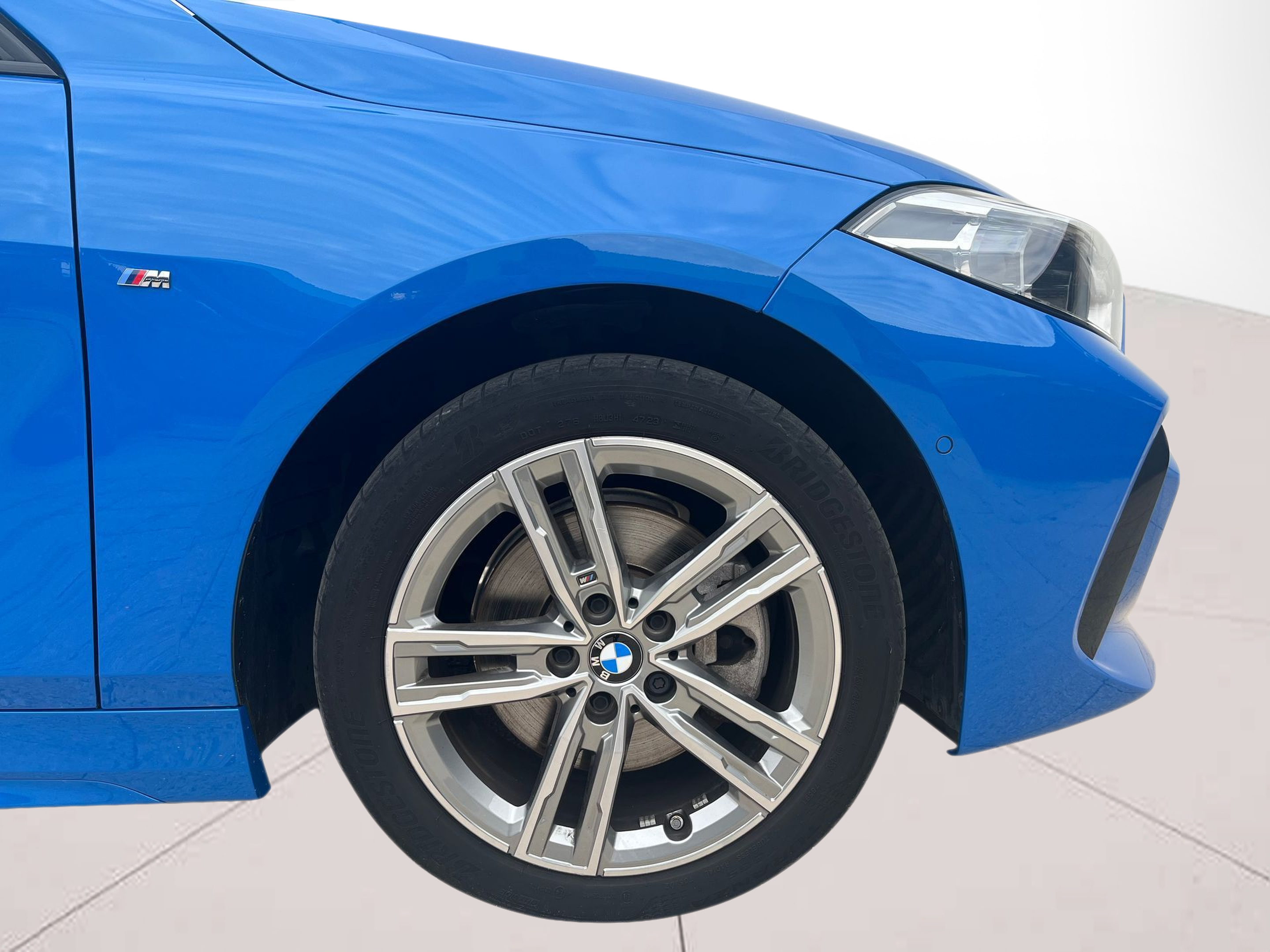 BMW Série 1 116d color Azul. Año 2024. 85KW(116CV). Diesel. En concesionario A MatosCar Évora - Comércio Automóvel, S.A. de Évora