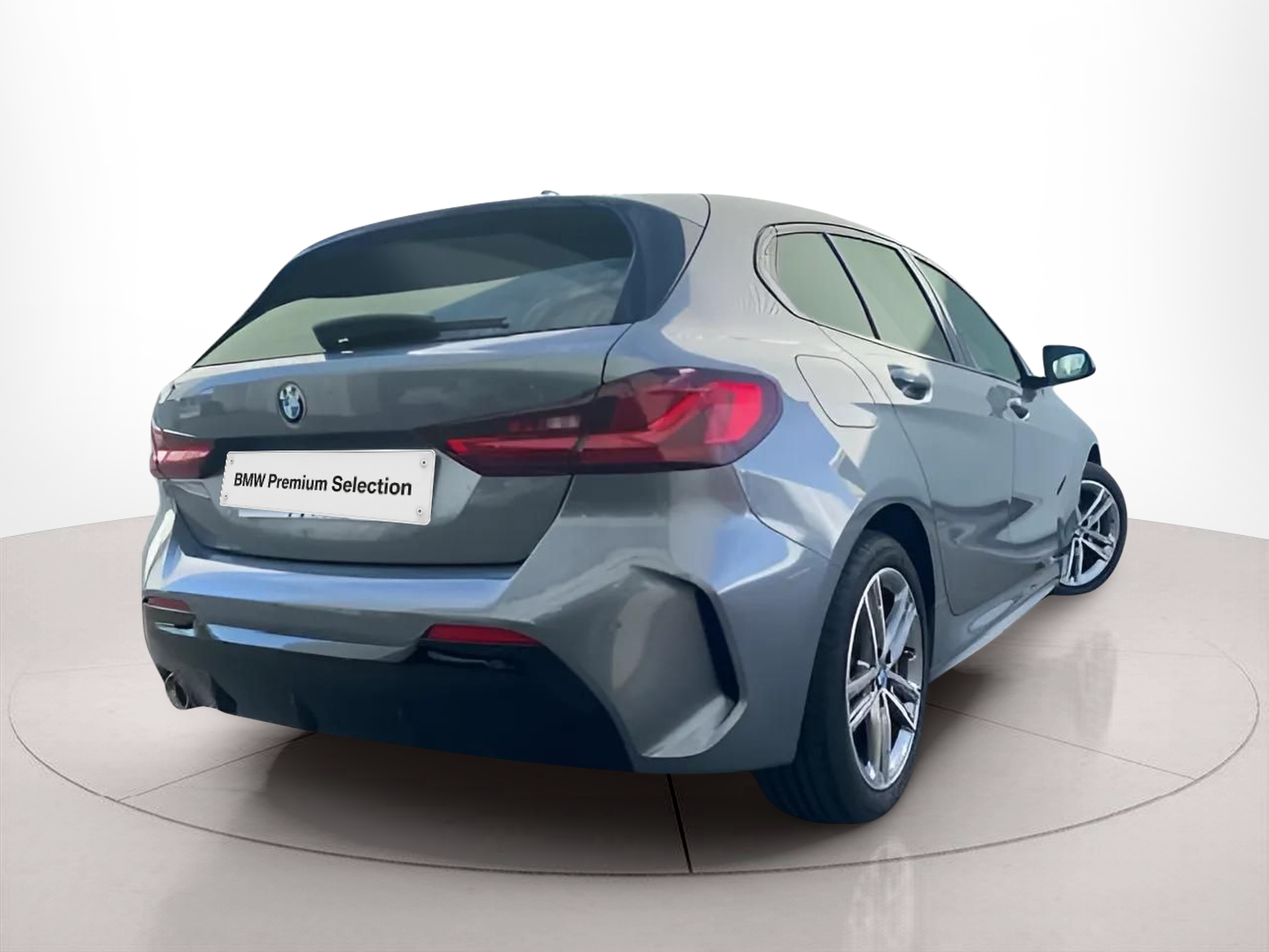 BMW Série 1 116d color Gris. Año 2024. 85KW(116CV). Diesel. En concesionario A MatosCar Guarda - Comércio Automóvel, S.A. de Guarda