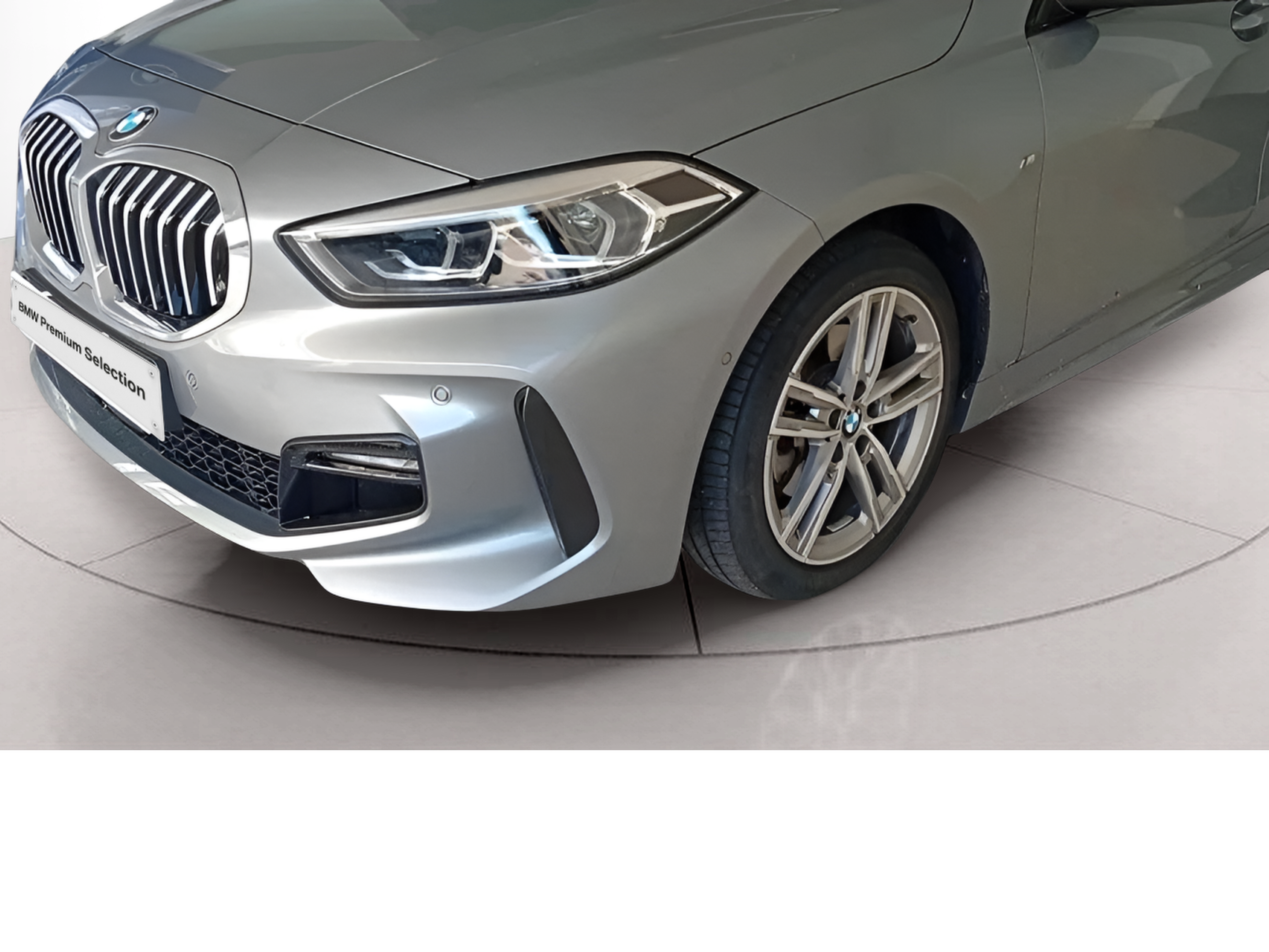 BMW Série 1 116d color Gris. Año 2024. 85KW(116CV). Diesel. En concesionario A MatosCar Guarda - Comércio Automóvel, S.A. de Guarda