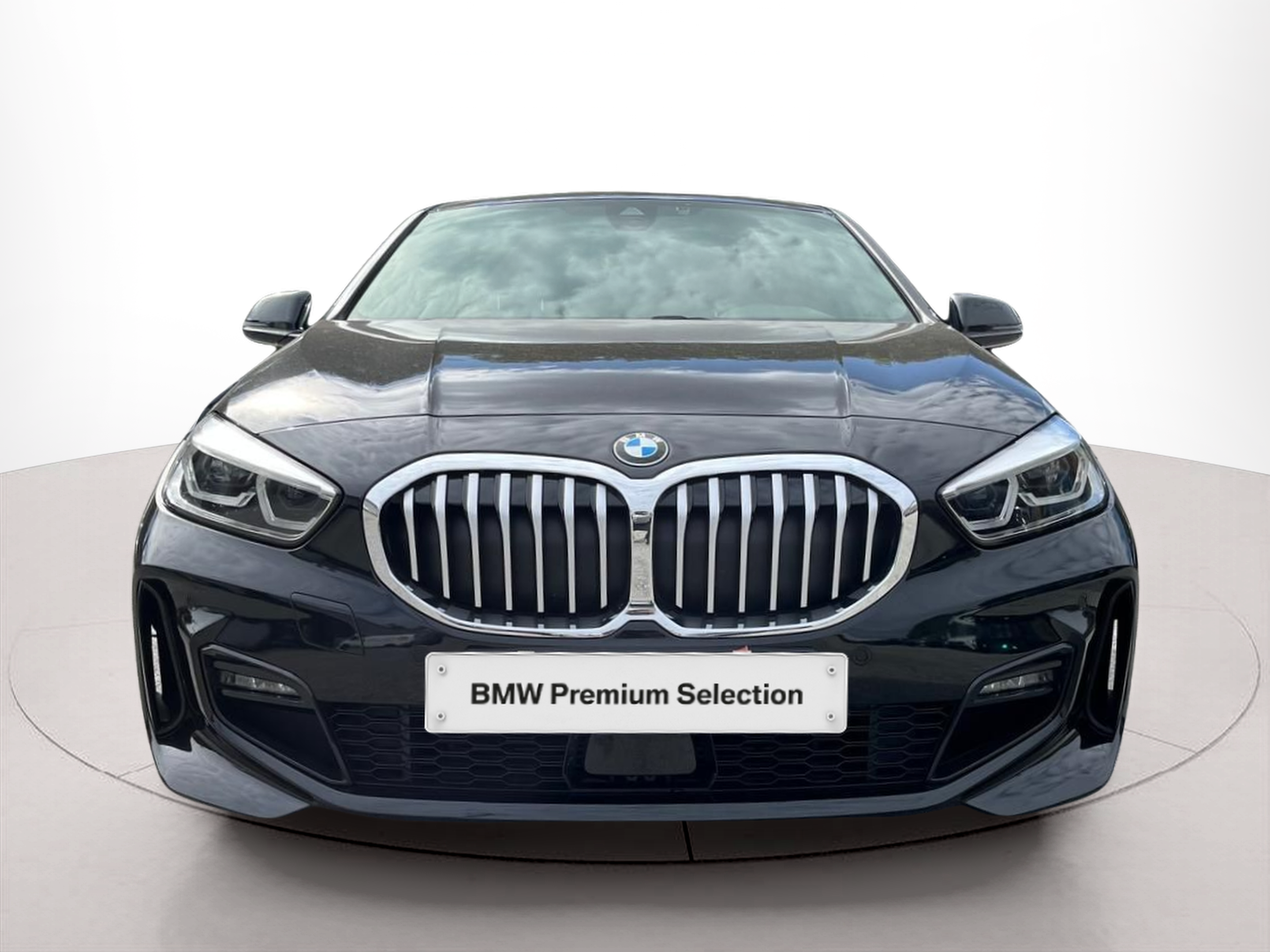 Fotos de BMW Série 1 116d color Negro. Año 2024. 85KW(116CV). Diesel. En concesionario A MatosCar Guarda - Comércio Automóvel, S.A. de Guarda