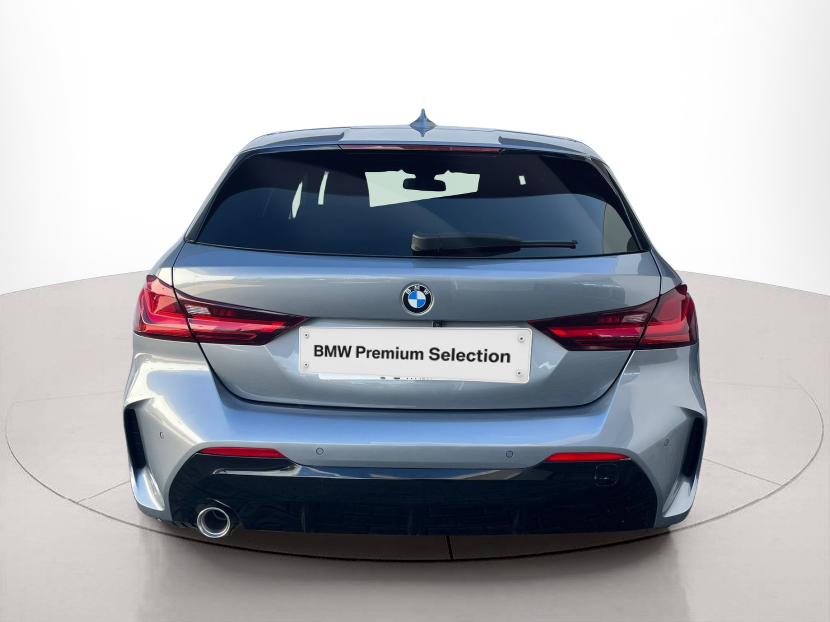 BMW Série 1 116d color Gris. Año 2024. 85KW(116CV). Diesel. En concesionario A MatosCar Évora - Comércio Automóvel, S.A. de Évora