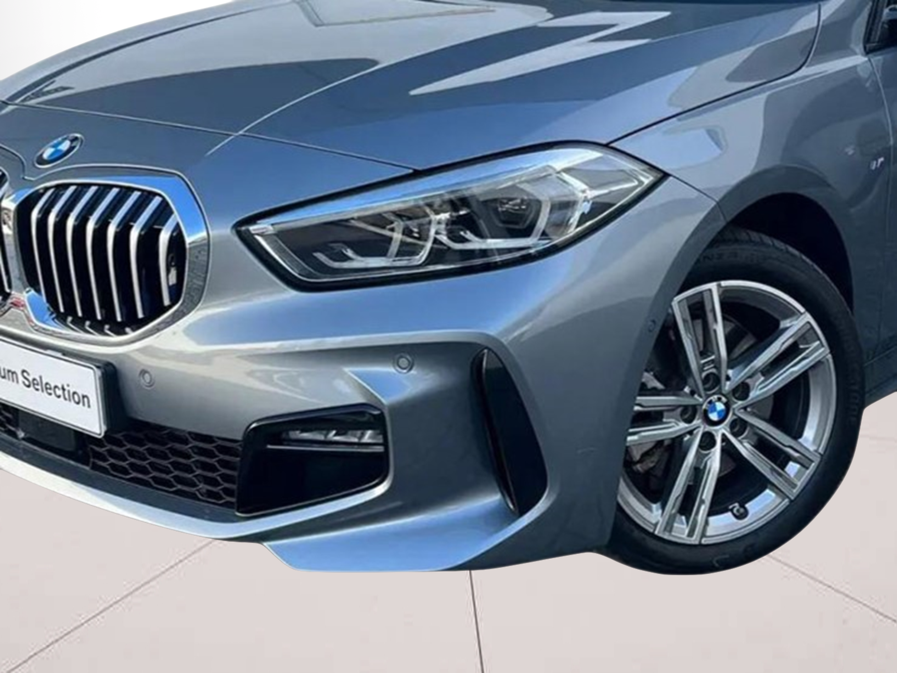 BMW Série 1 116d color Gris. Año 2024. 85KW(116CV). Diesel. En concesionario A MatosCar Évora - Comércio Automóvel, S.A. de Évora